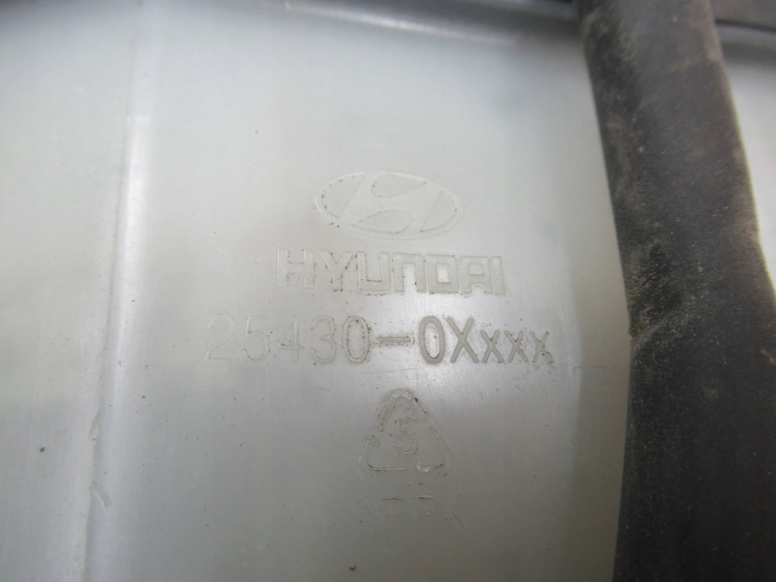 VYROVNAVACIA NADOBKA HYUNDAI I10 1.1 07-