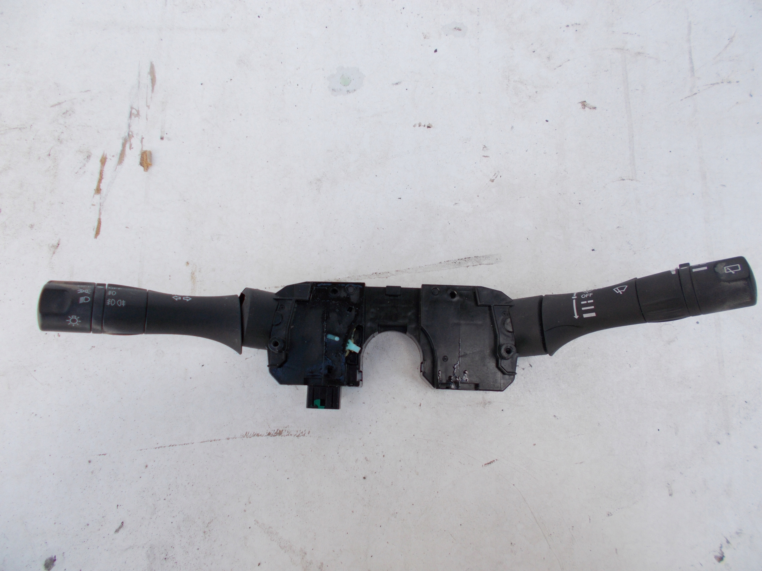 PÁČKY POD VOLANT MICRA K13