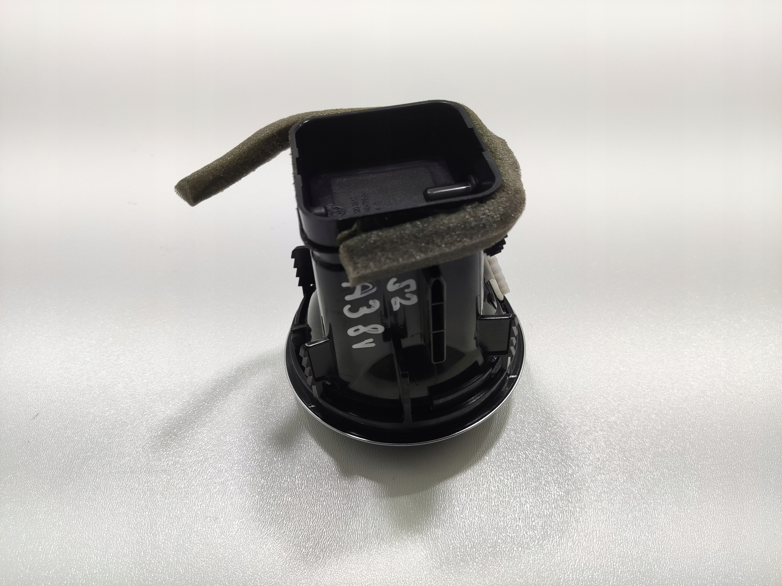 VYDUCH FUKAR KURENIA AUDI A3 8V 8V0820901F 2012-2016
