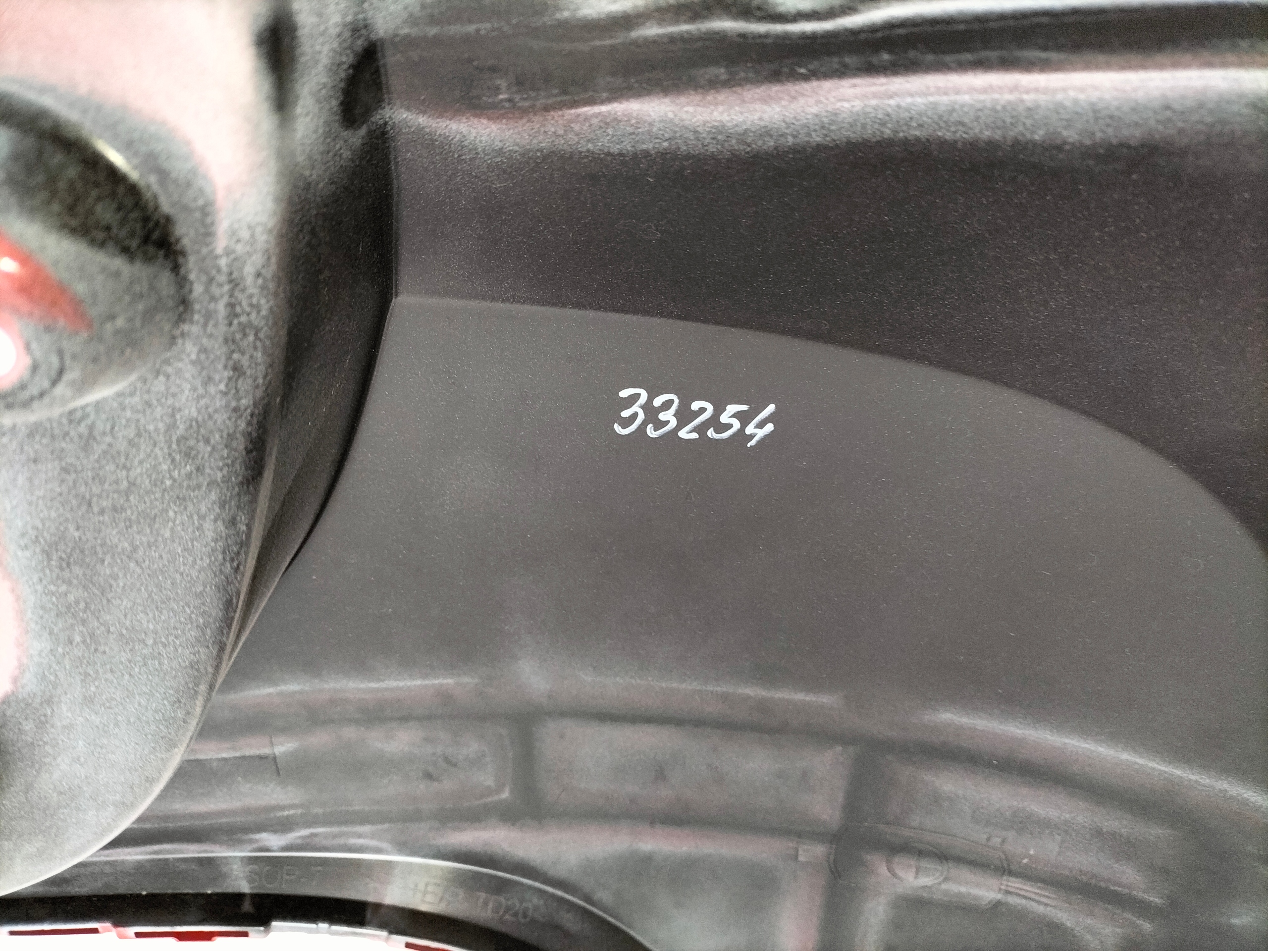 ZADNÝ NÁRAZNÍK TOYOTA YARIS IV 20-