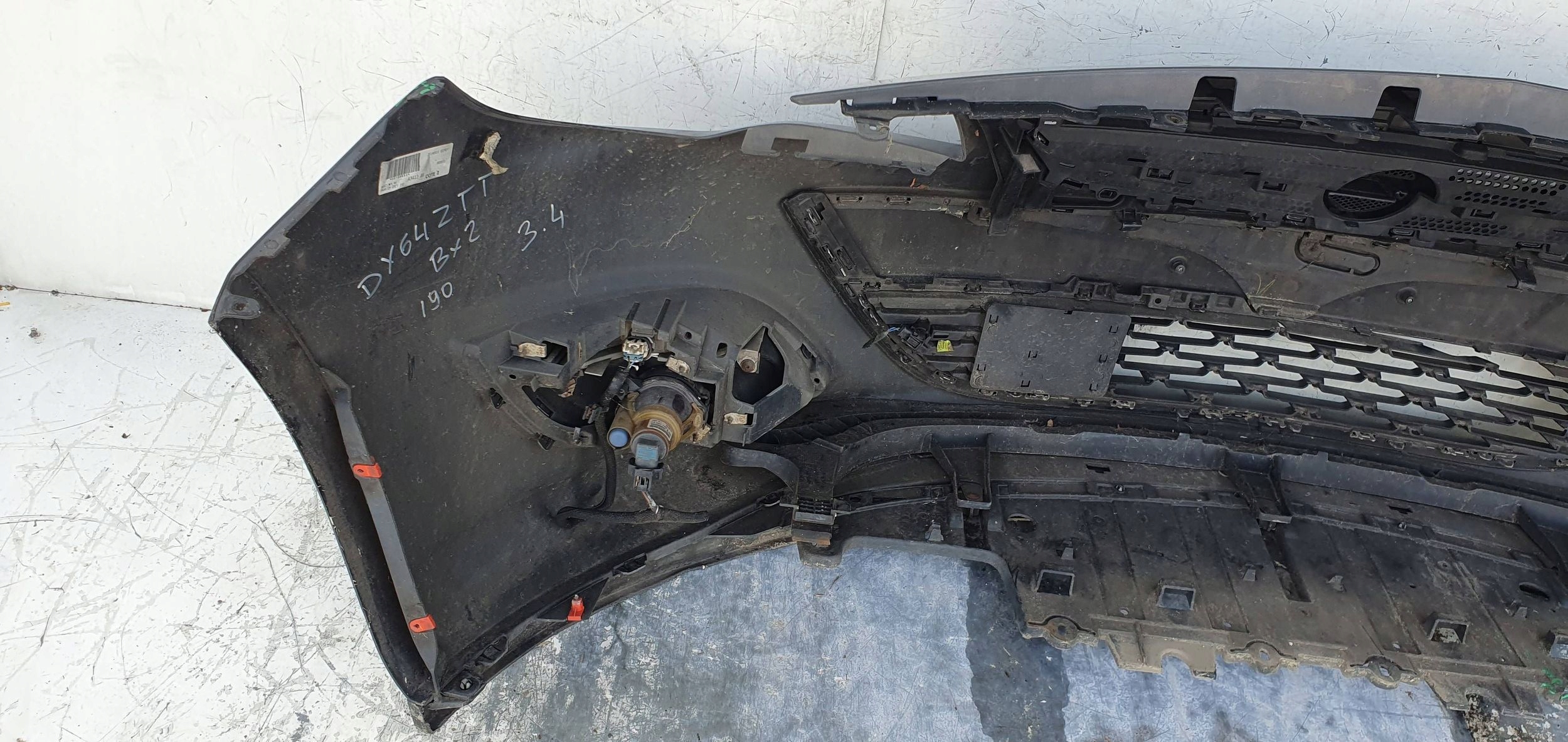 Opel Astra J lift PREDNÝ NÁRAZNÍK 13368660