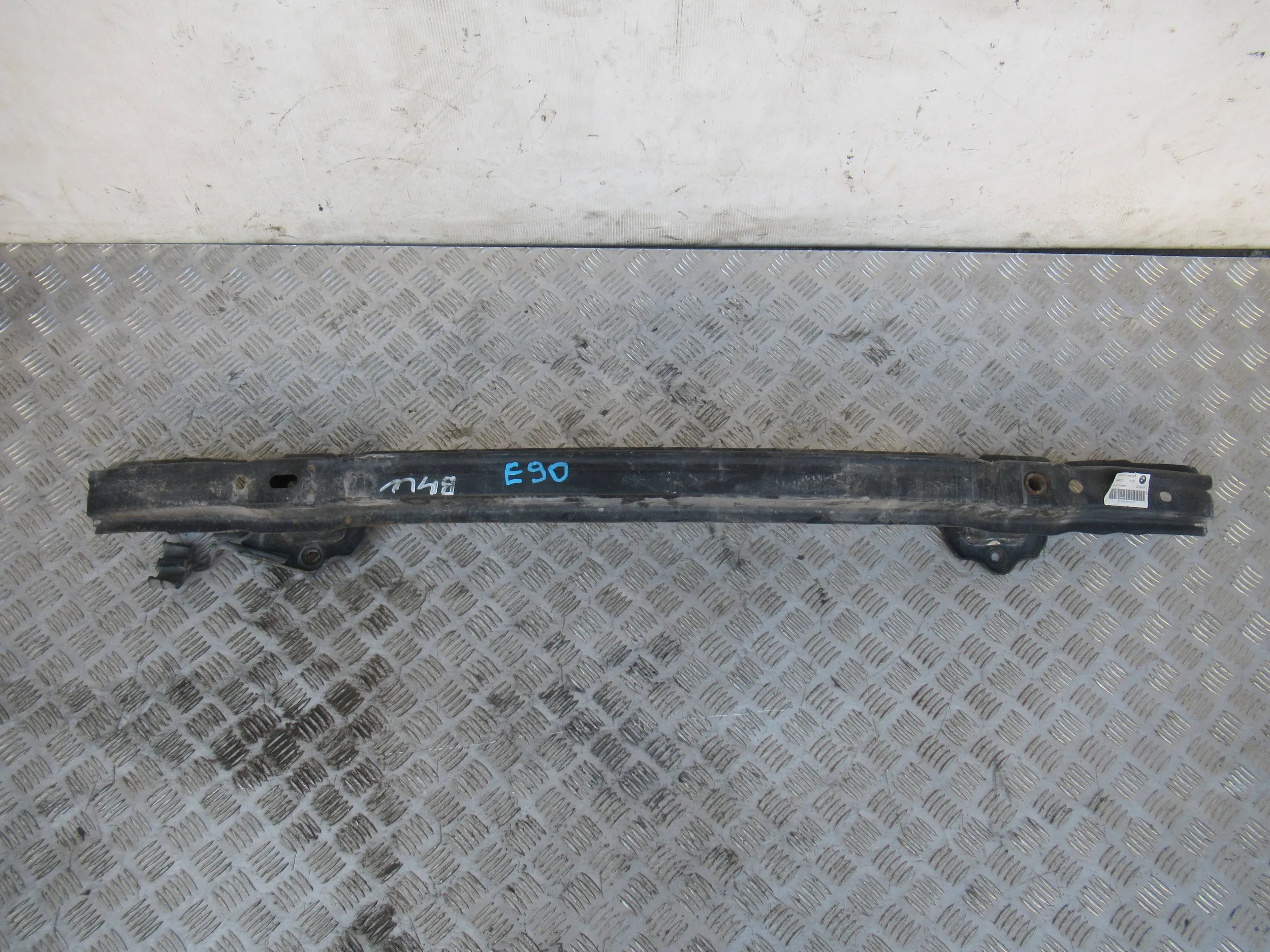 VÝSTUHA ZADNÉHO NÁRAZNÍKA BMW 3 E90 E91 KOMBI