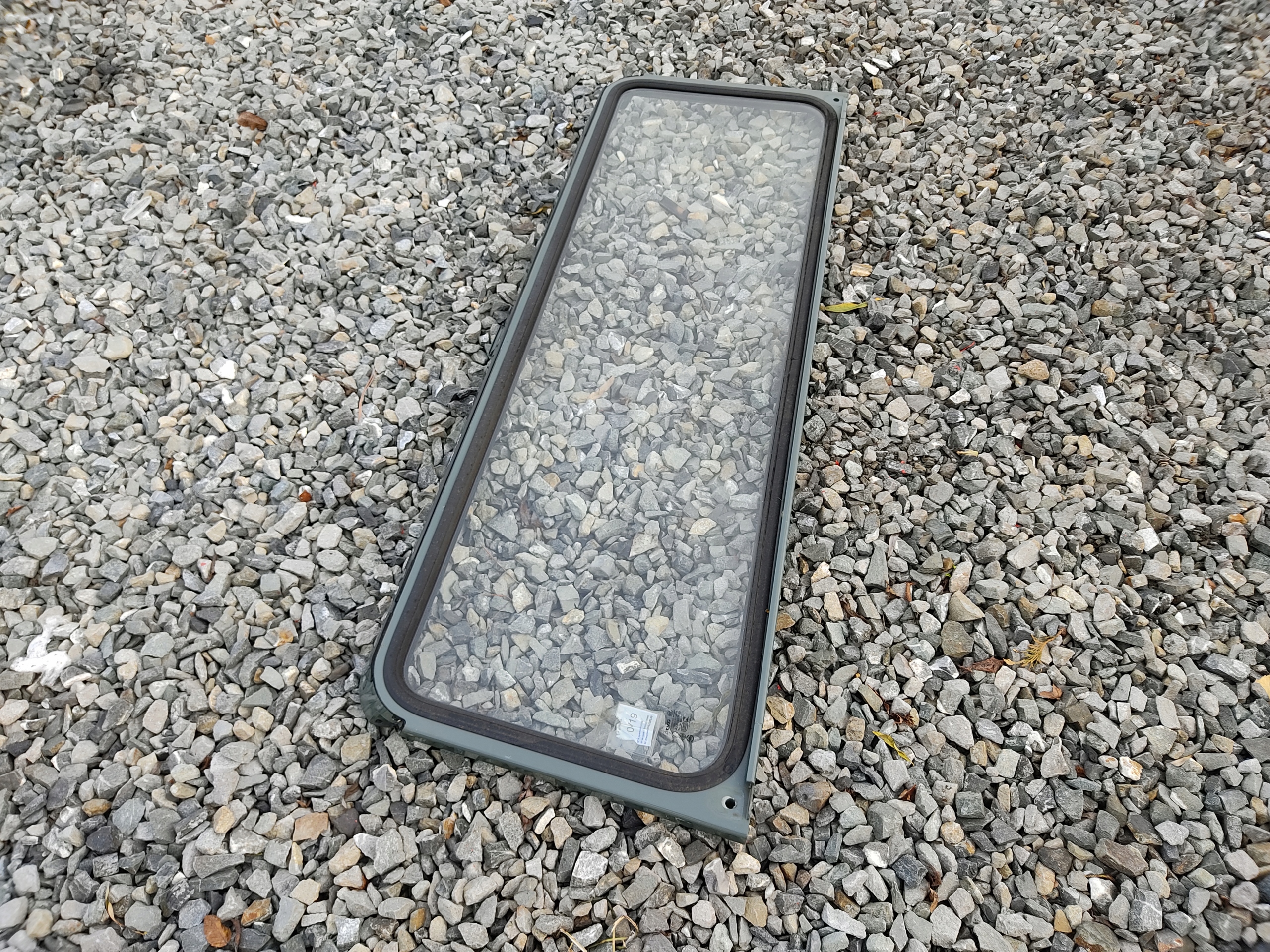 RÁMIK ČELNÉHO SKLA LAND ROVER DEFENDER 1999-14