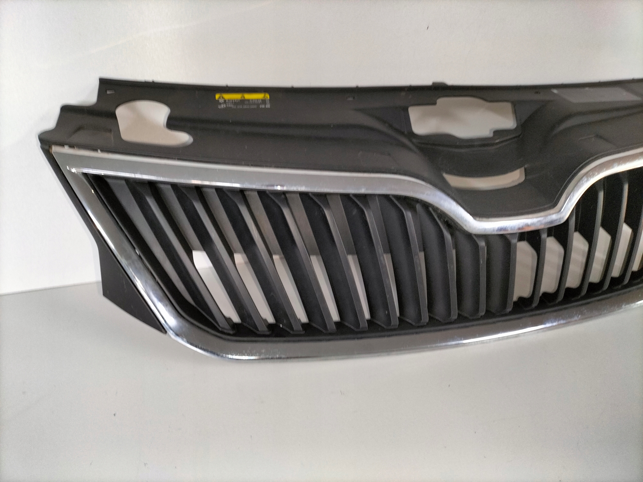 MRIEZKA LISTA SKODA RAPID 12-