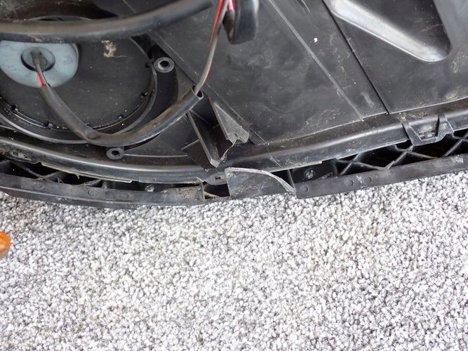 SUBARU IMPREZA 08-12 LAVE PREDNE SVETLO