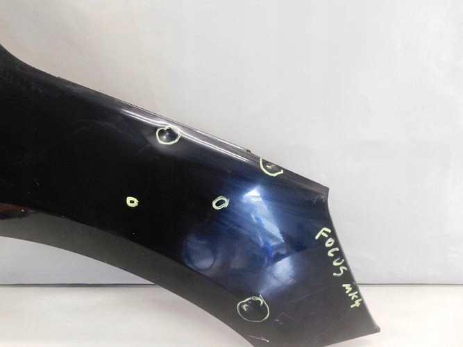 FORD FOCUS MK4 IV 18- PRAVY PREDNY BLATNIK