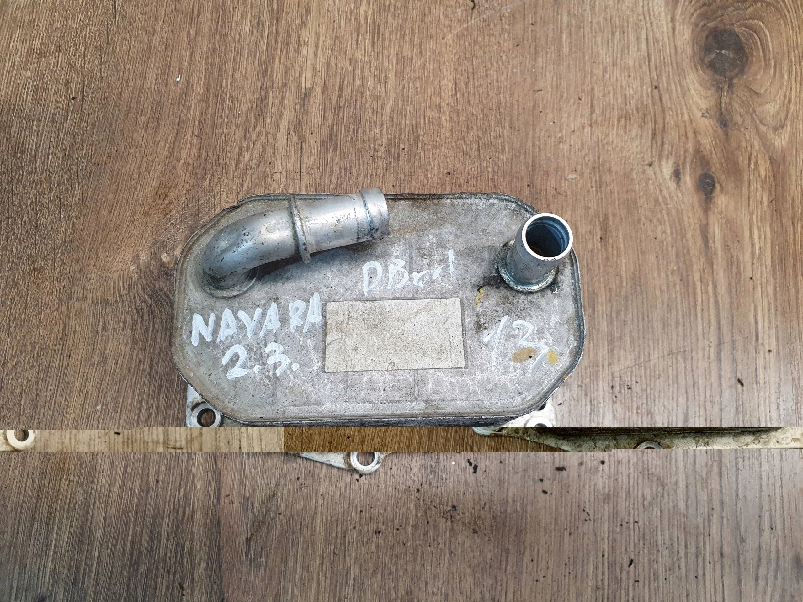 NISSAN NAVARA D23 2.3 CHLADIC OLEJA