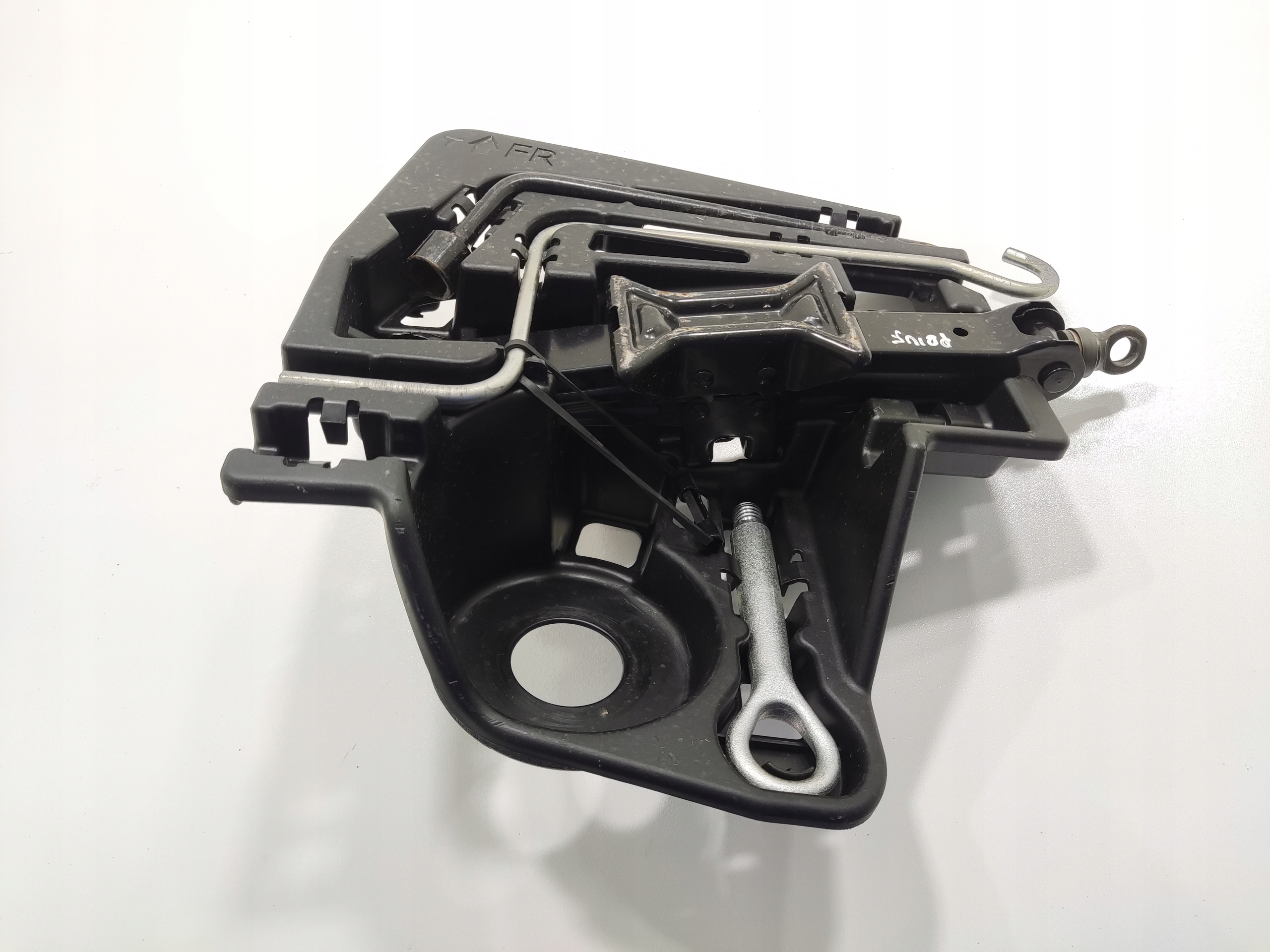 KULISA STAHOVANIE ZDVIHÁK, SADA NÁRADIA UCHO TOYOTA PRIUS III 09-15 64777-47030