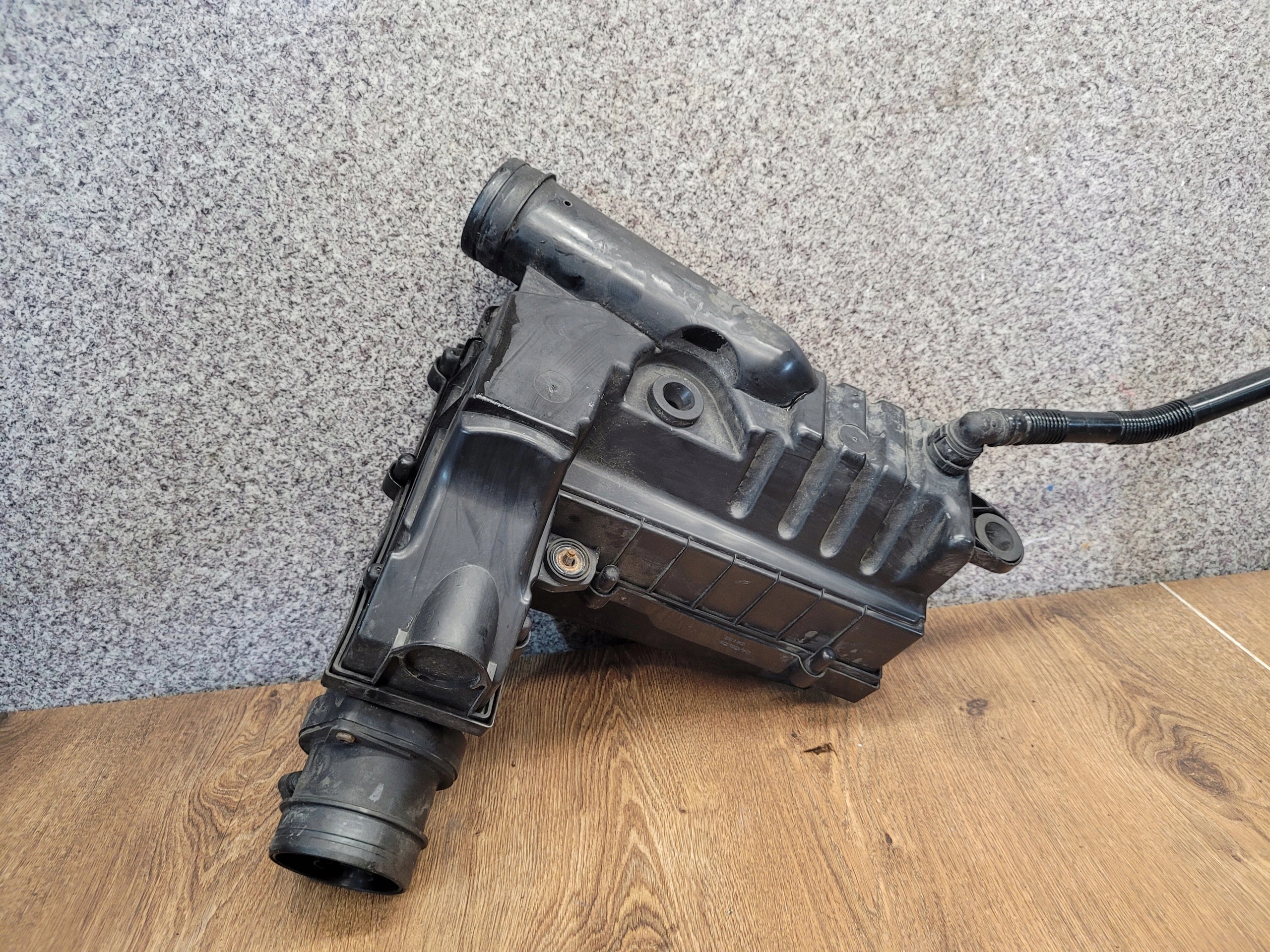 VOLKSWAGEN OBAL VZDUCHOVÉHO FILTERA 3C0129607AP