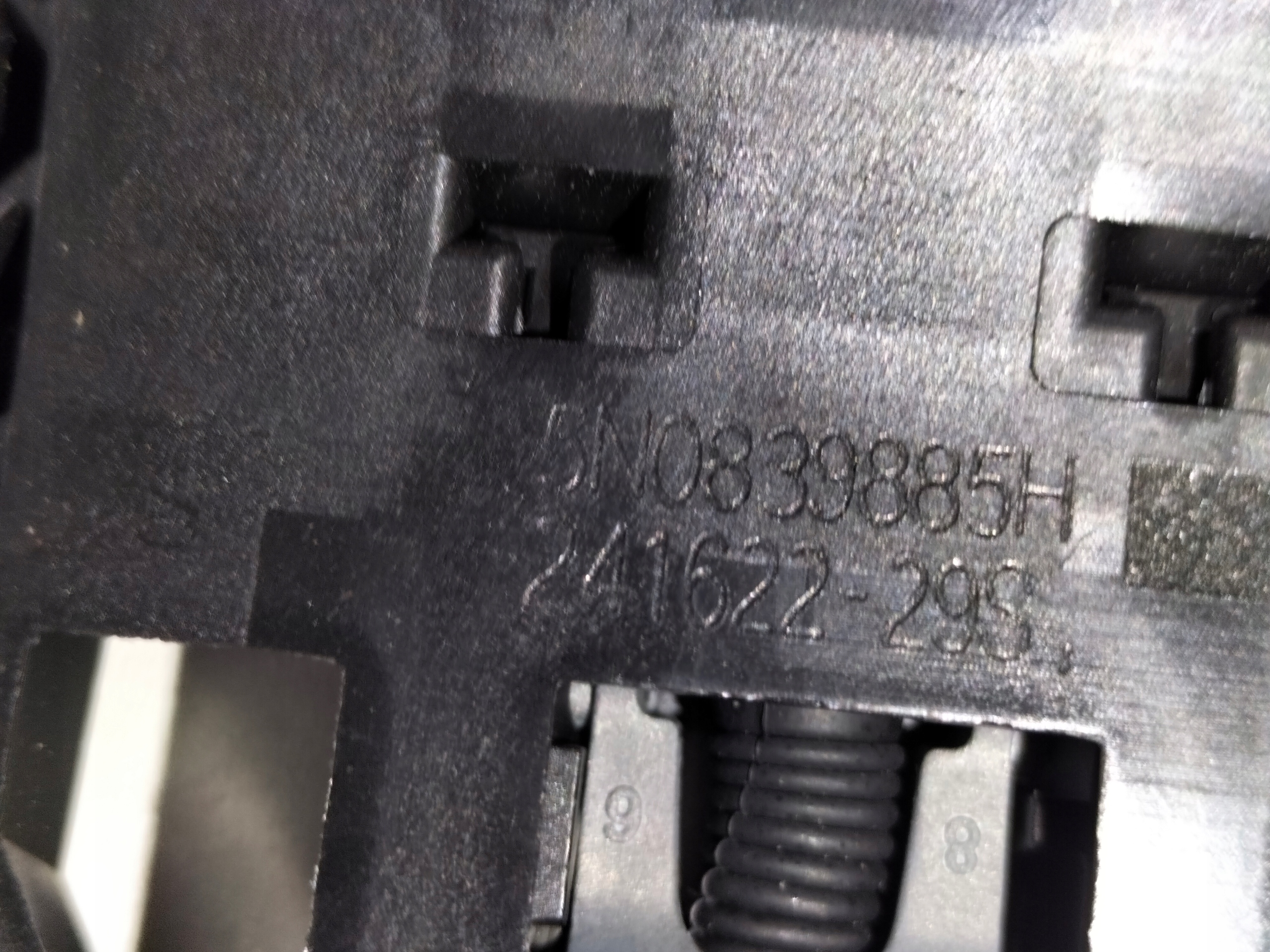ZAMOK LAVYCH ZADNYCH DVERI VW TAIGO 21- VW POLO 21- SKODA FABIA IV 21-