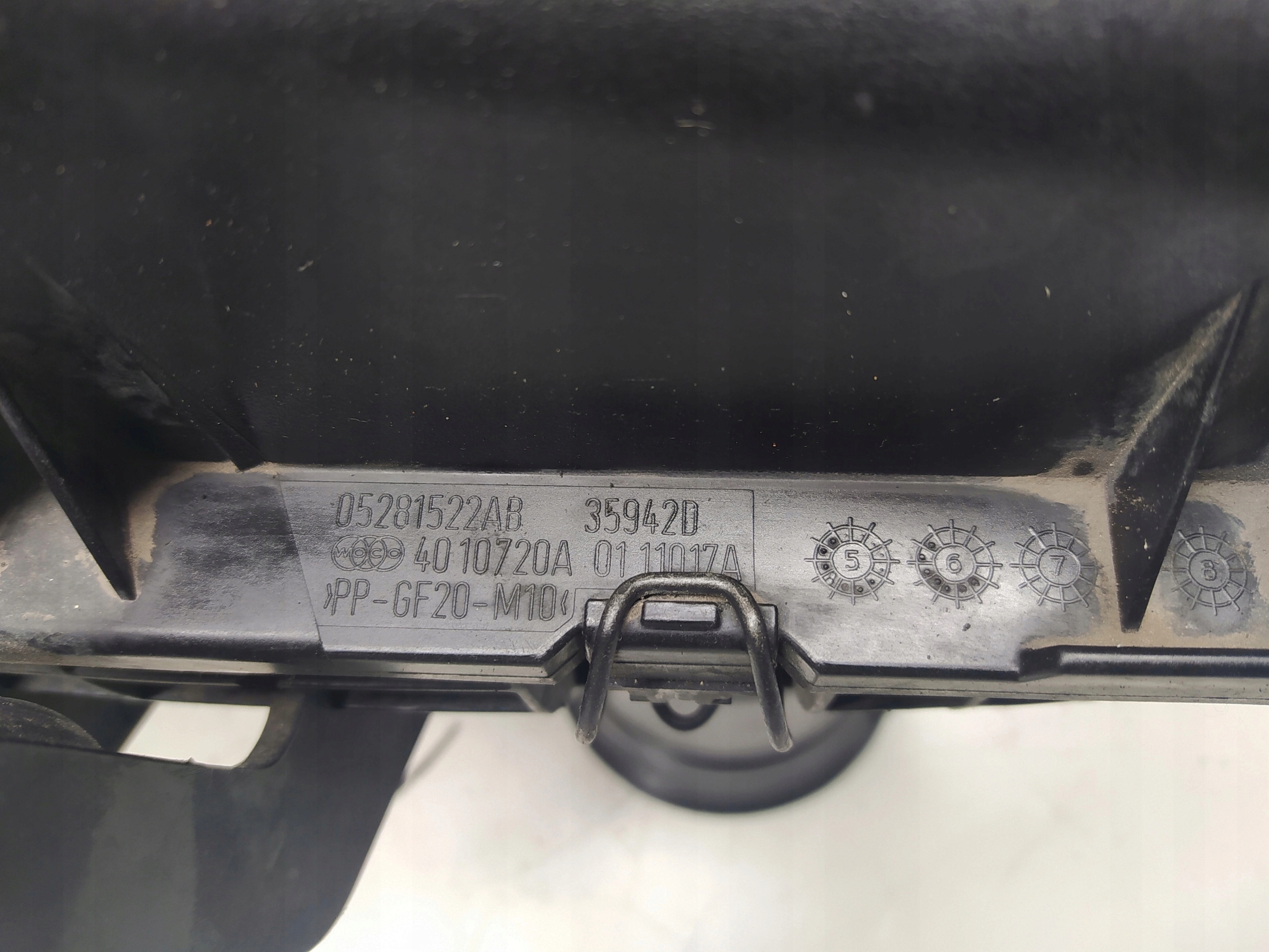 CHRYSLER 300C 3.0 CRD OBAL FILTERA 05281522AB