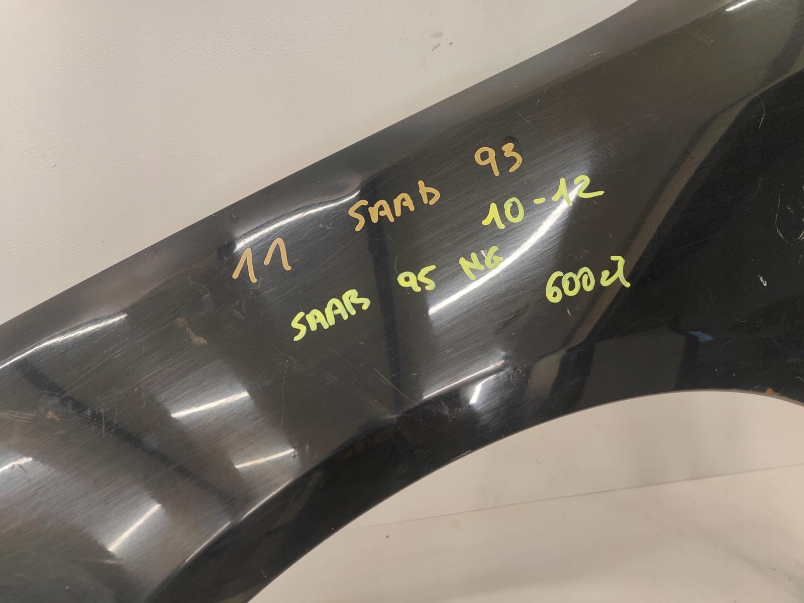 Saab 95 ng 10-12 ĽAVÝ PREDNÝ BLATNÍK