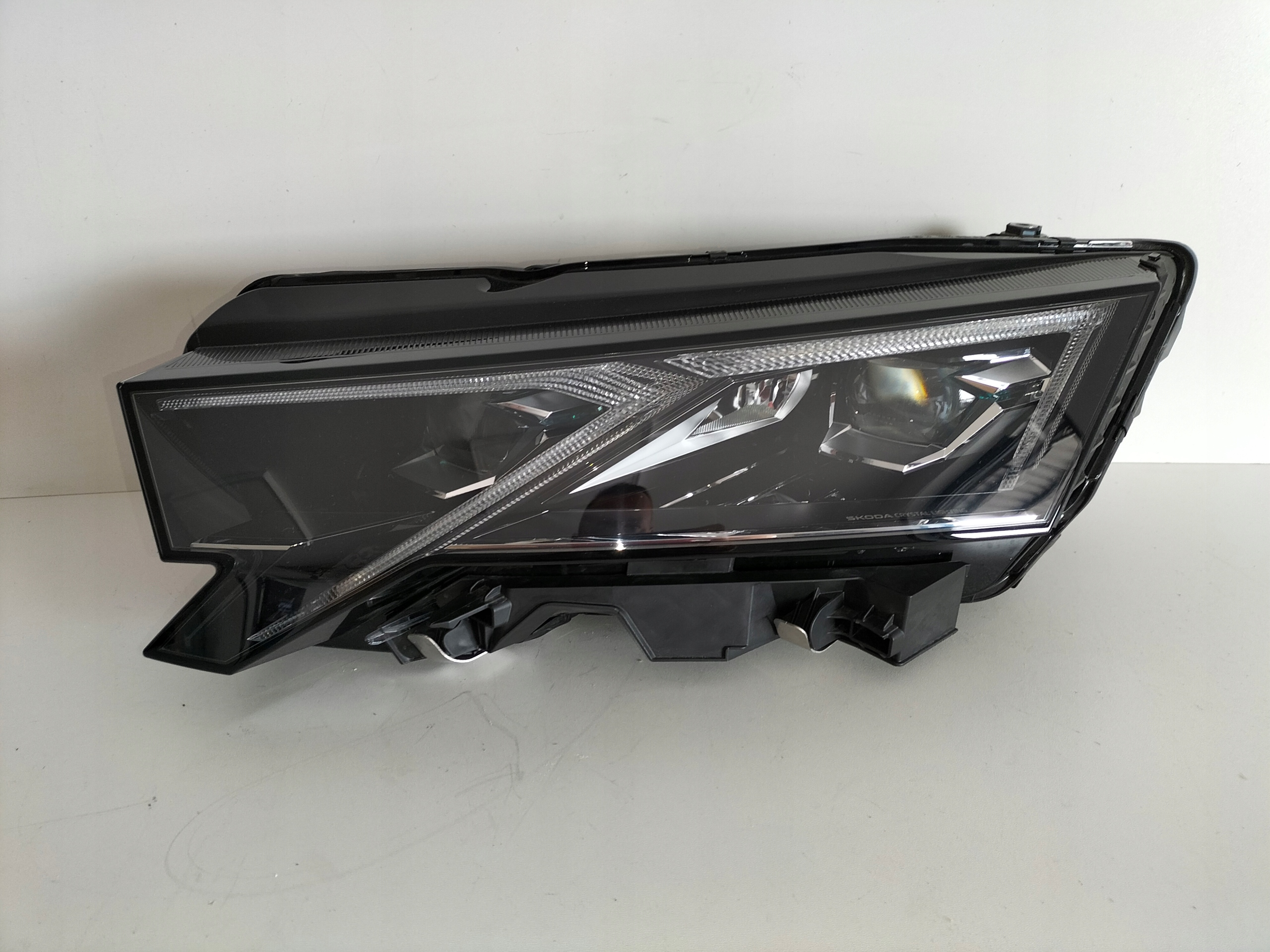 LAVE PREDNE SVETLO SKODA OCTAVIA 4 IV LIFT 24- FULL LED CRYSTAL