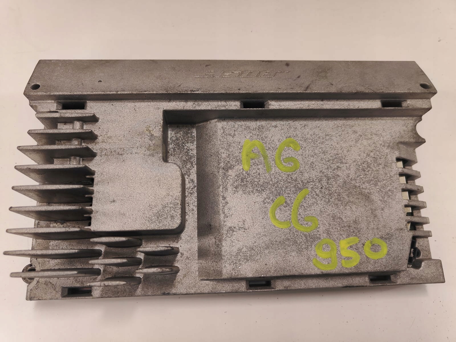 Audi a6 c6 4F0035223F ZOSILNOVAC AUDIO BOSE