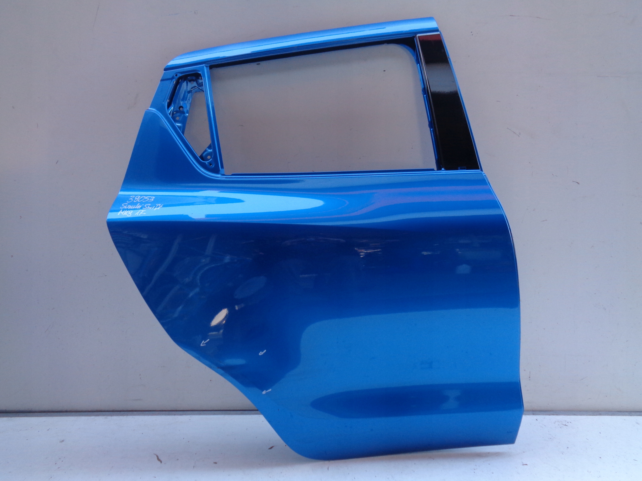PRAVE ZADNE DVERE SUZUKI SWIFT MK8 17- NR 39053
