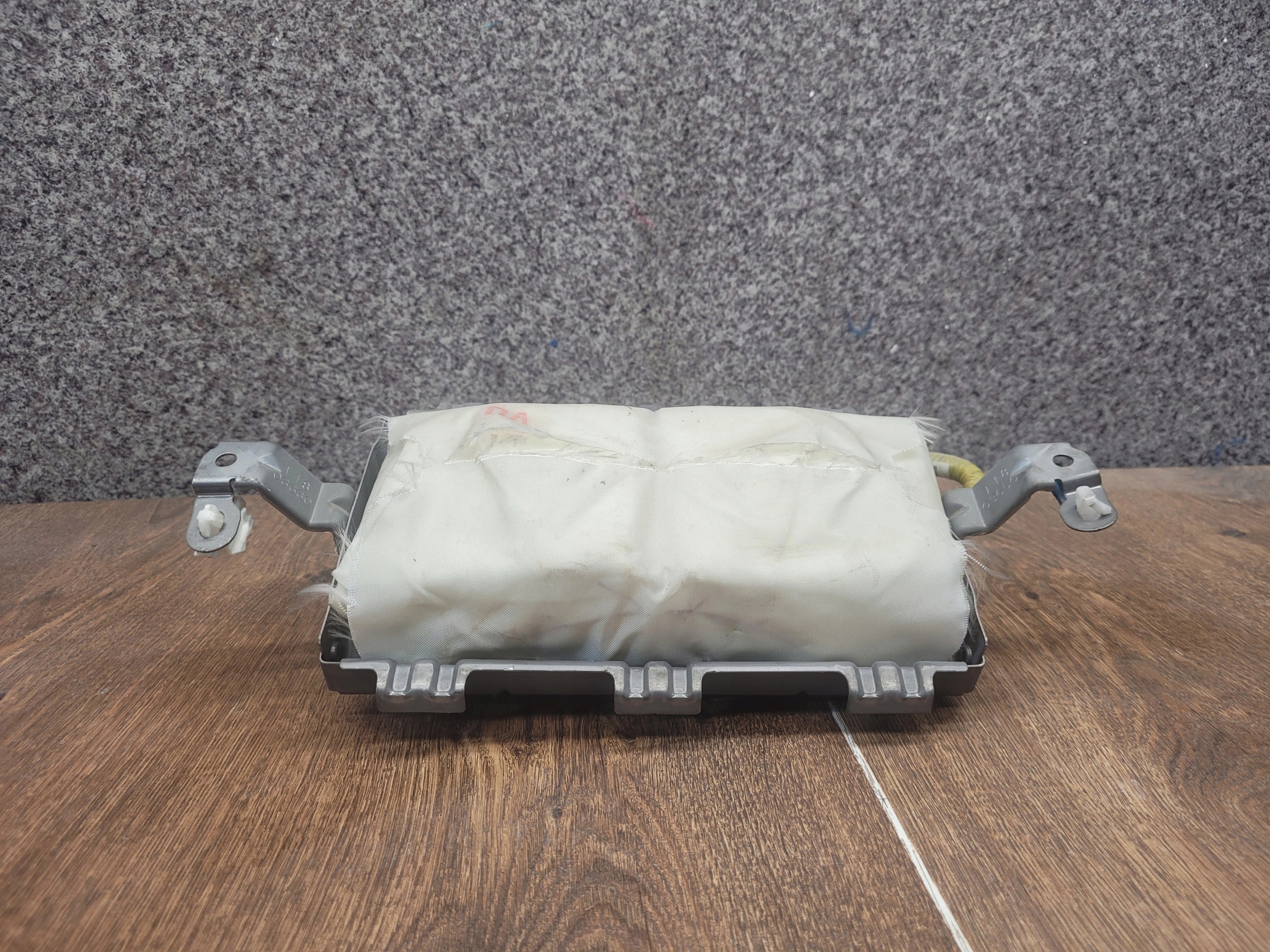 TOYOTA PRIUS III 3 AIRBAG SPOLUJAZDCA TG08B02001