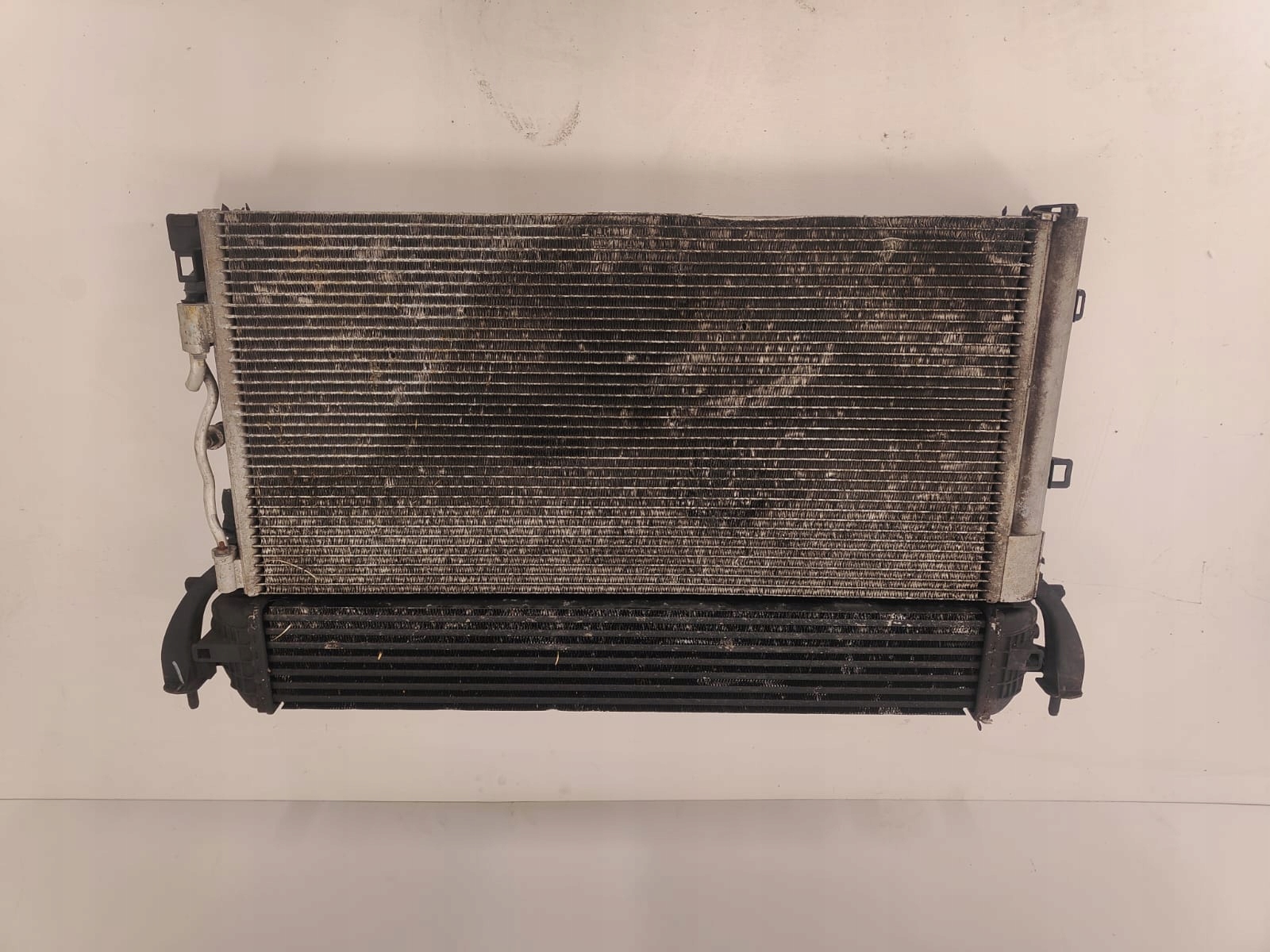 Renault Laguna dci diesel 07-13 CHLADIC VODY KLIMATIZACIE INTERCOOLER