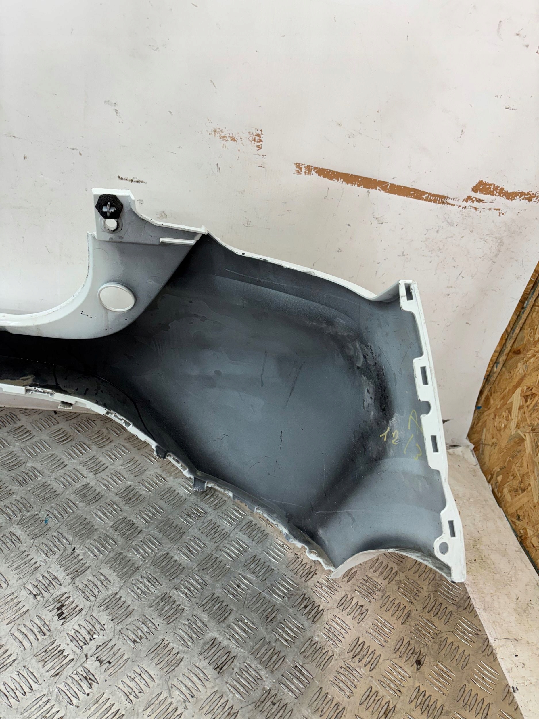 ZADNÝ NÁRAZNÍK DACIA SANDERO III 20-