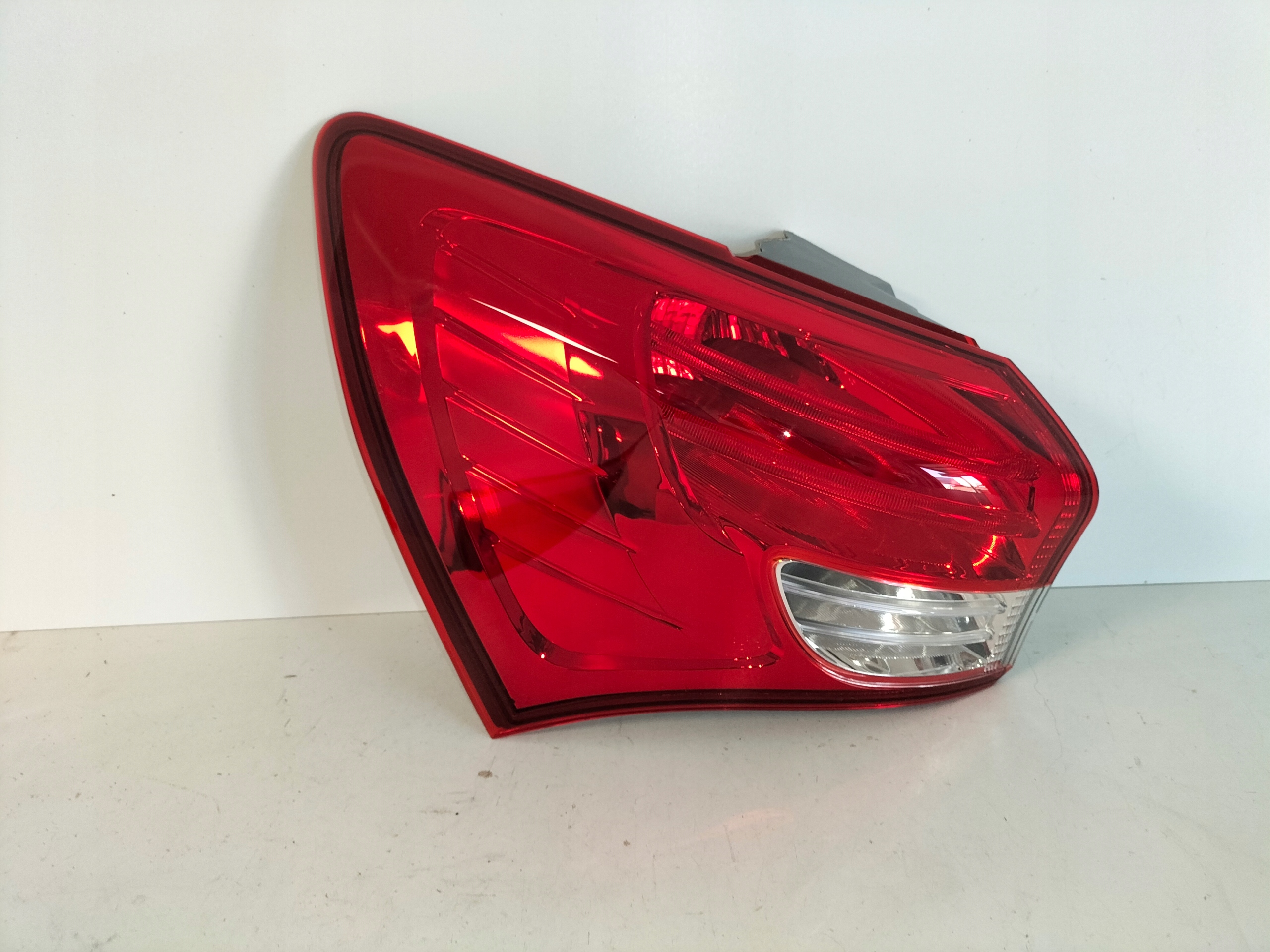 LAVE ZADNE SVETLO HYUNDAI IX20 10-15