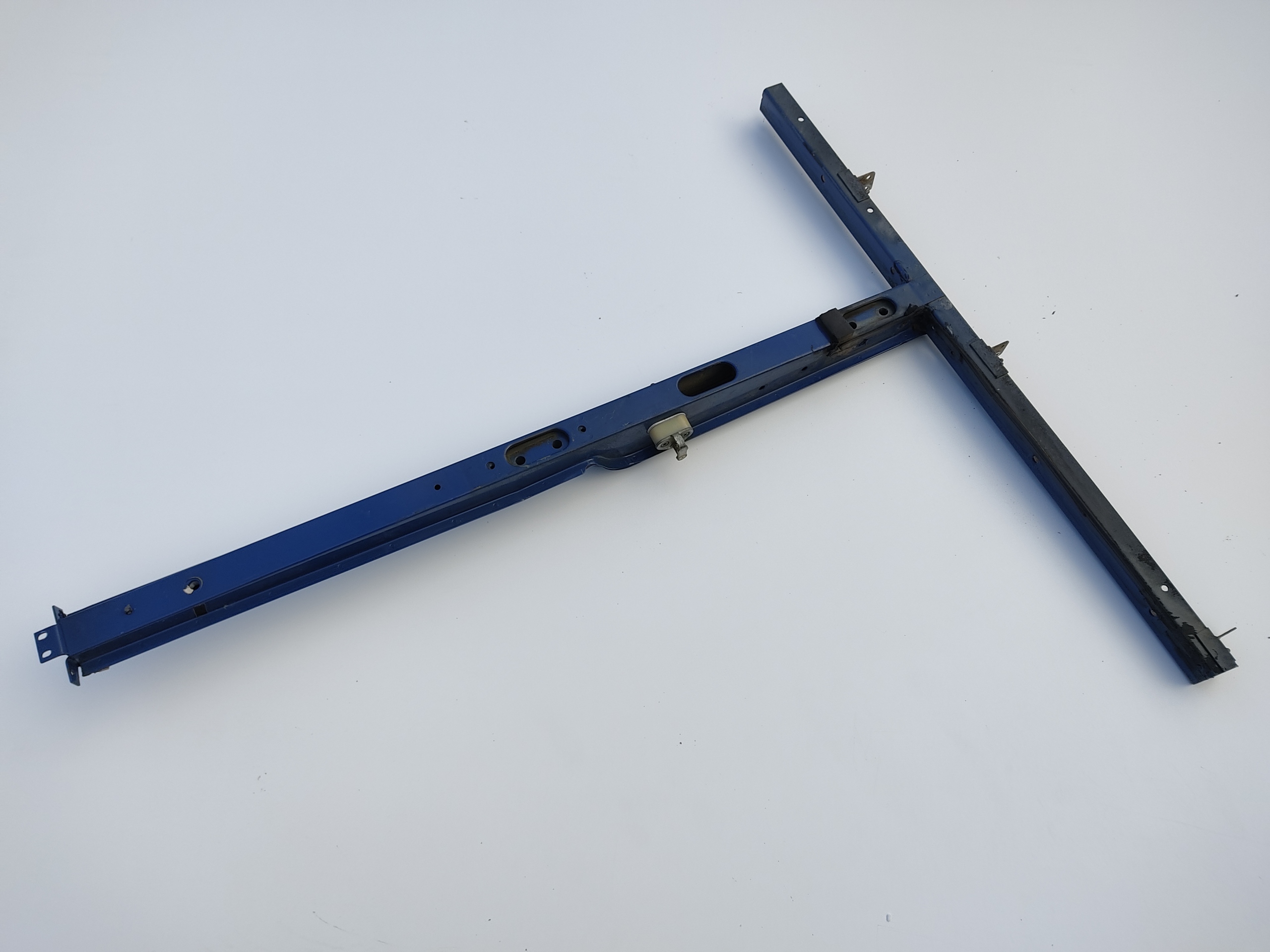 VÝSTUHA STĹPIK PRAVÝCH DVERÍ LAND ROVER DEFENDER 1999-2014