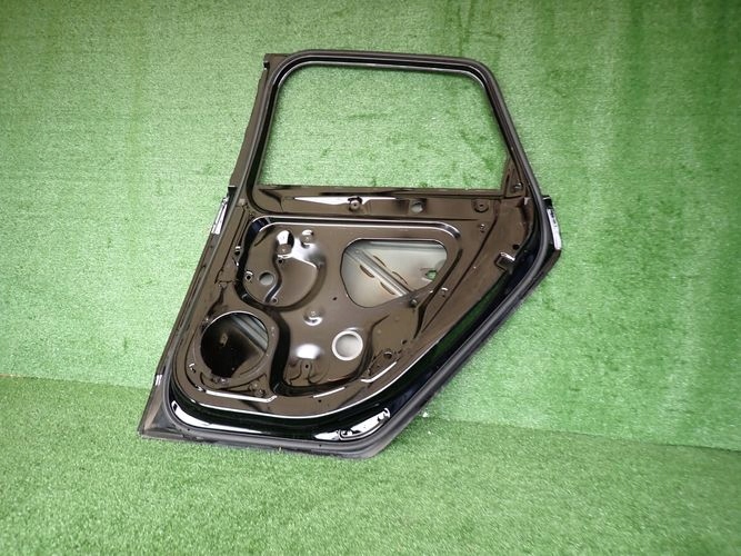 AUDI A3 8V HB 12- PRAVE ZADNE DVERE