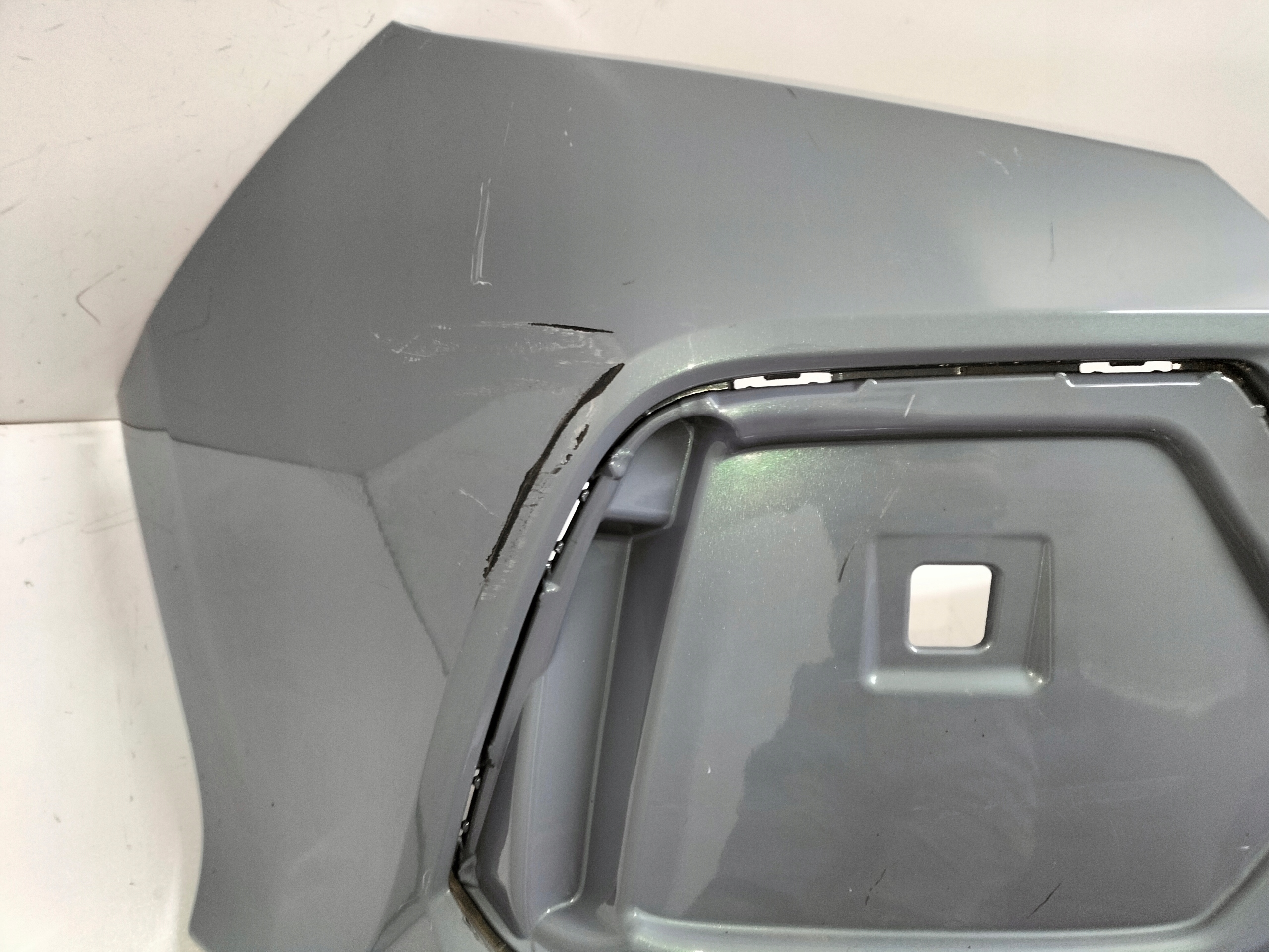 ZADNÝ NÁRAZNÍK HONDA CIVIC X 16- HB