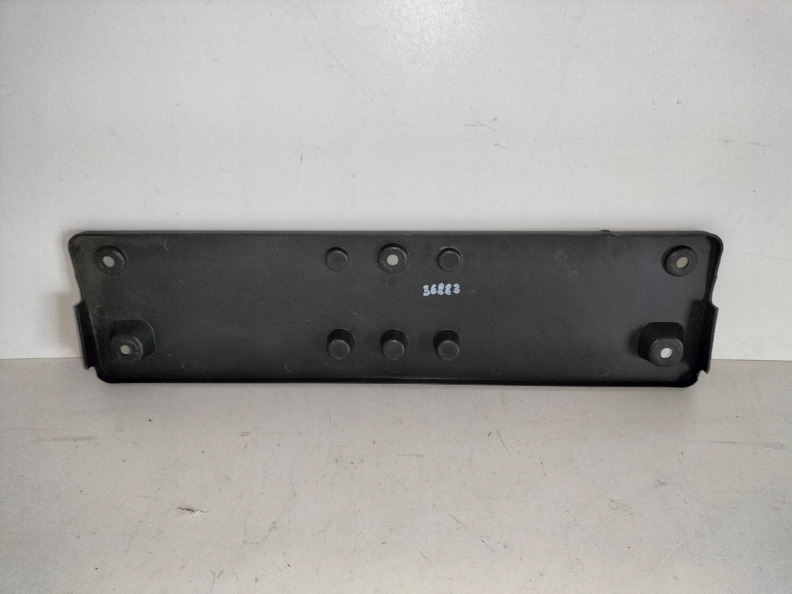 LIŠTA POD PREDNÚ ŠPZ VW GOLF VIII 8 LIFT 24-