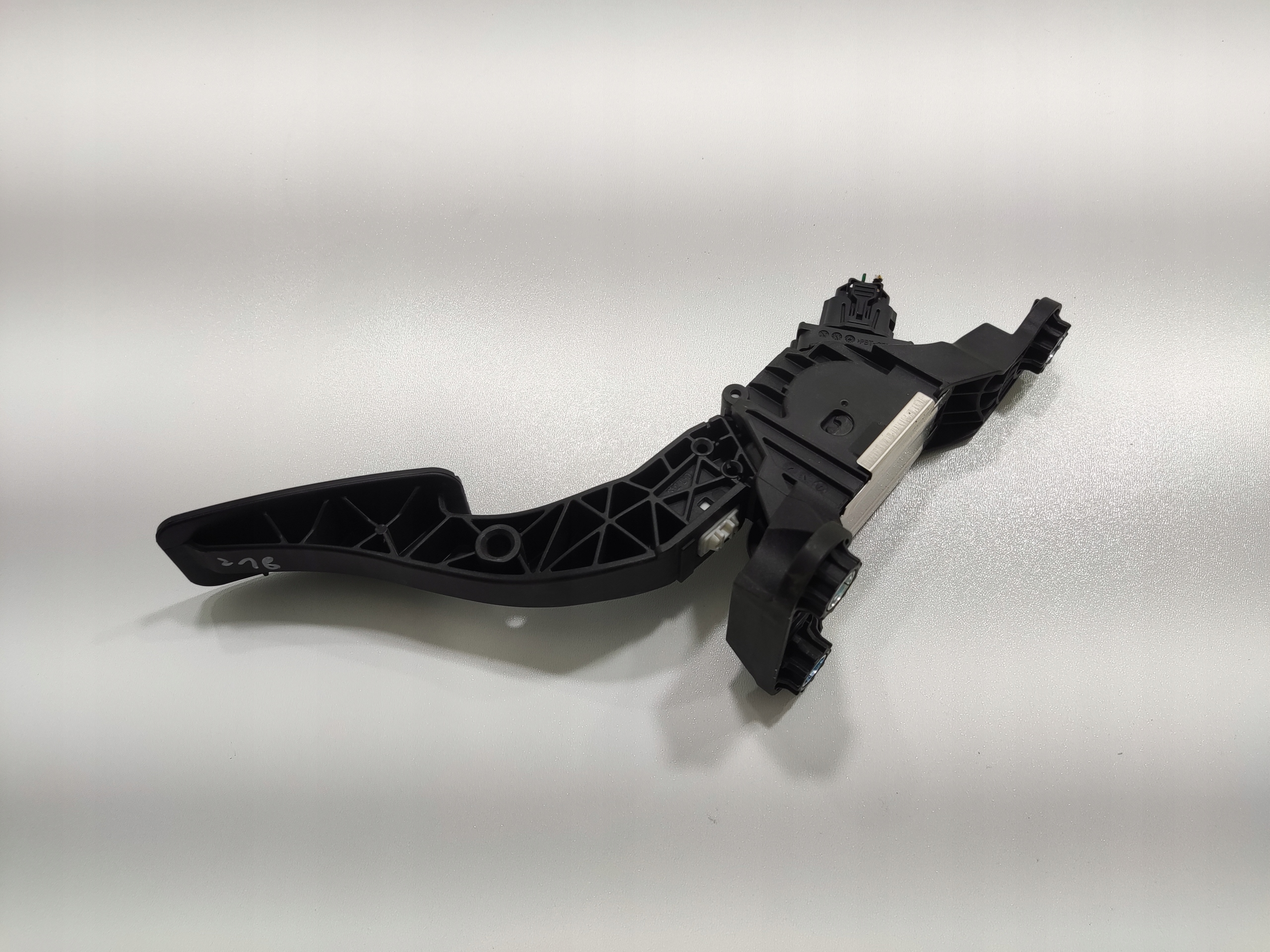 PLYNOVY PEDAL HYUNDAI KONA II 2023-2025 82700-XXXXX