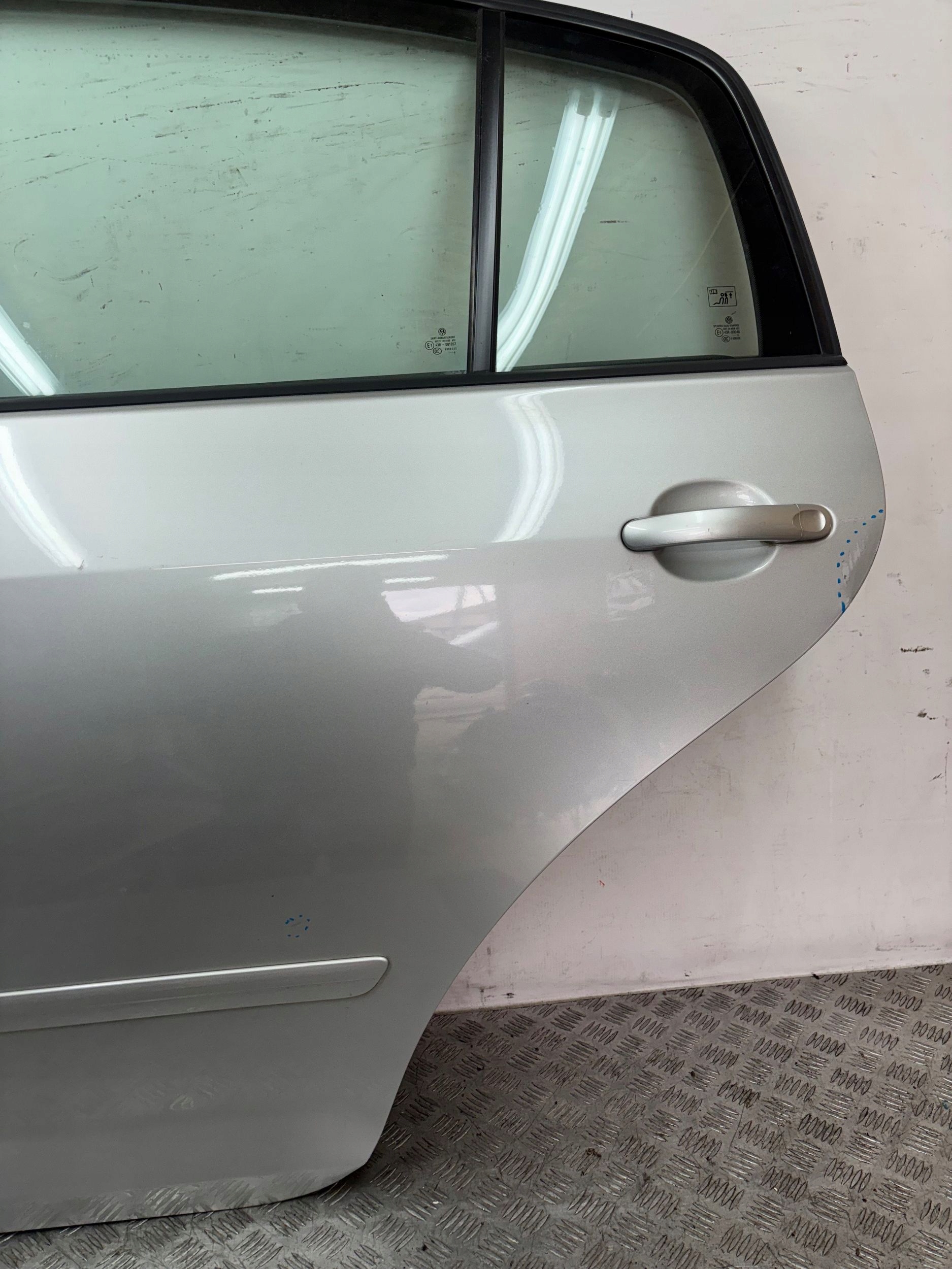 LAVE ZADNE DVERE VW GOLF V VI PLUS