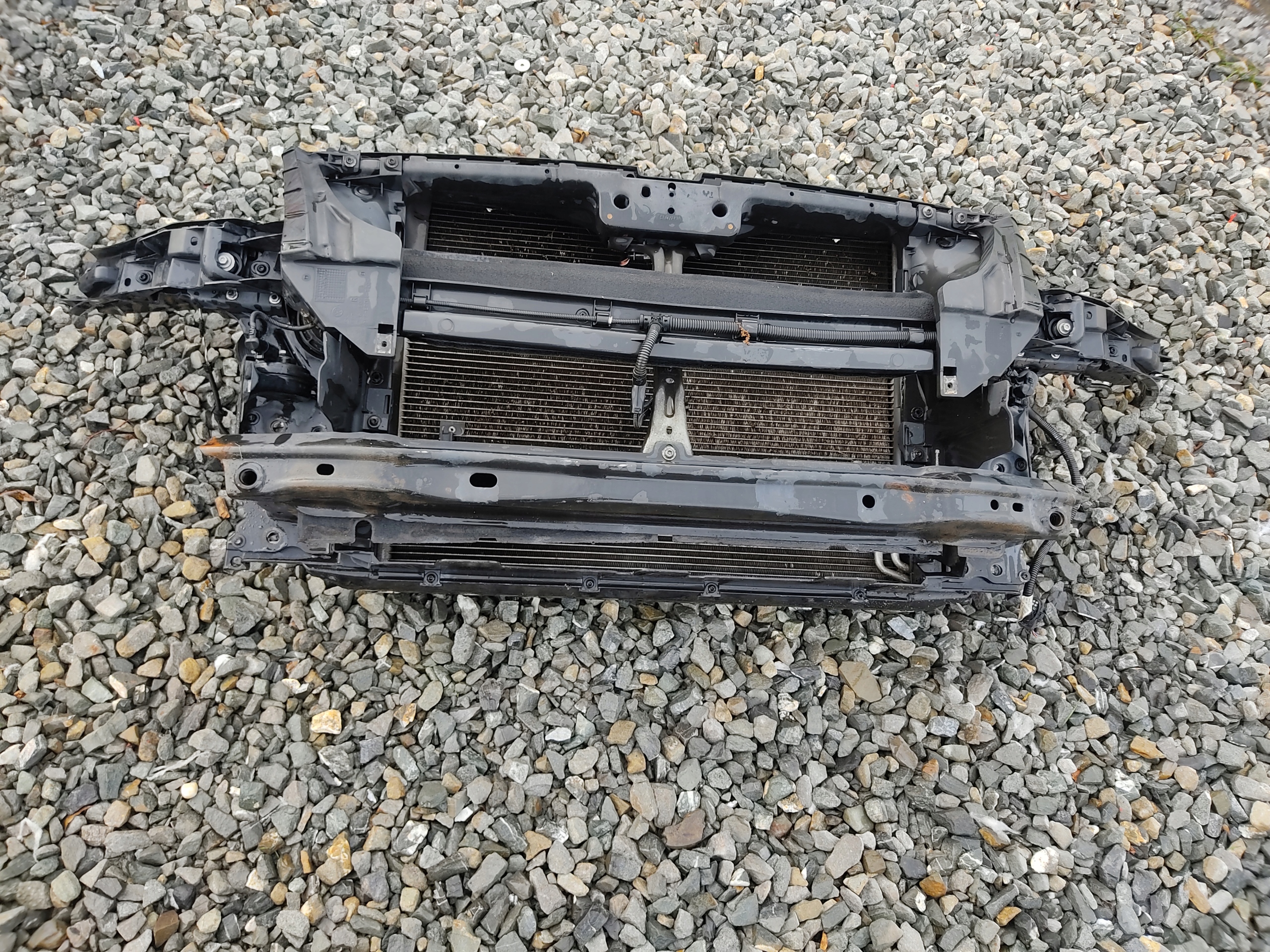PREDNE CELO VYSTUHA CHLADICE SAHARA TOUAREG 7L 2.5 TDI