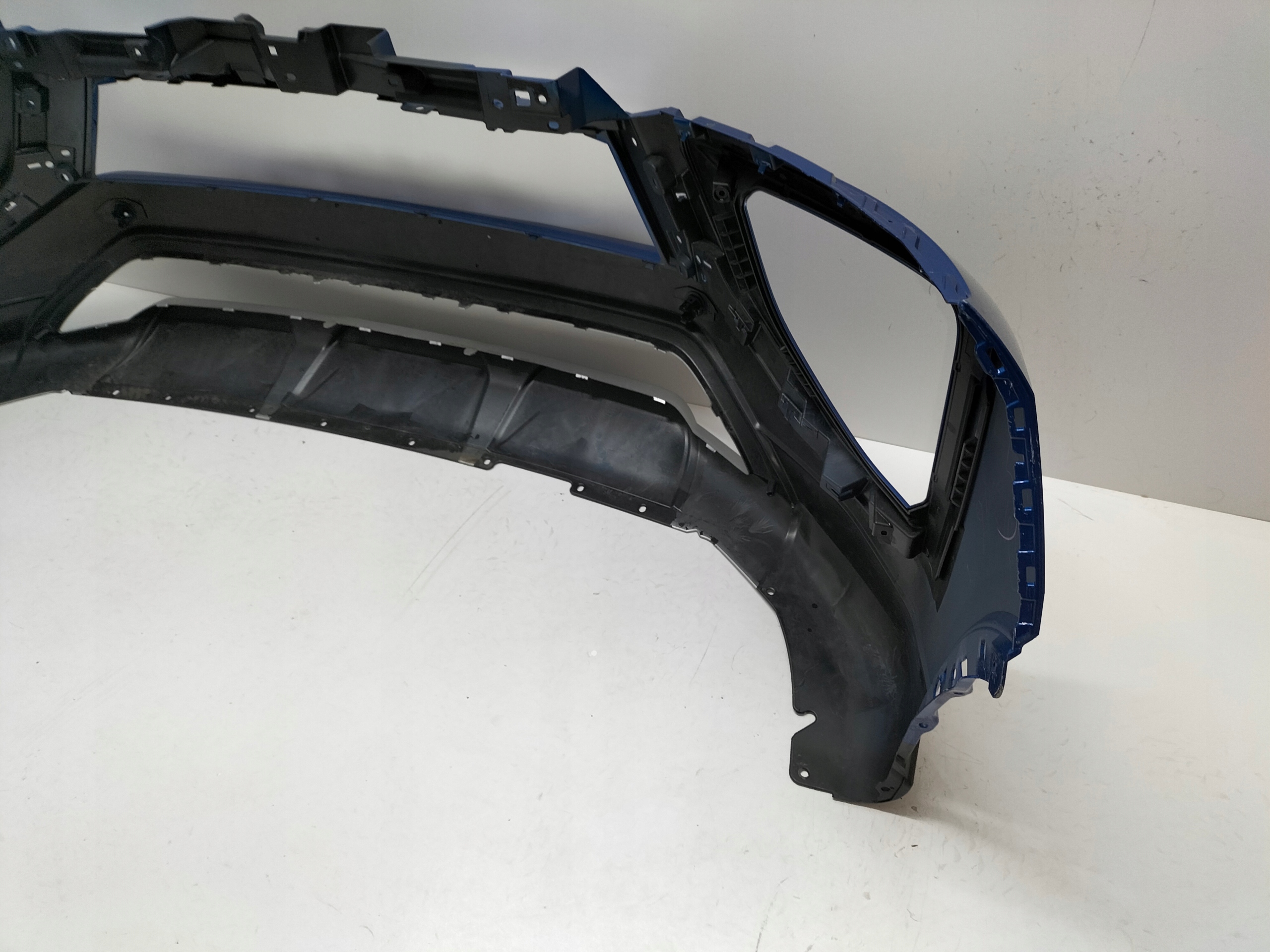 PREDNÝ NÁRAZNÍK MITSUBISHI ECLIPSE LIFT 21-