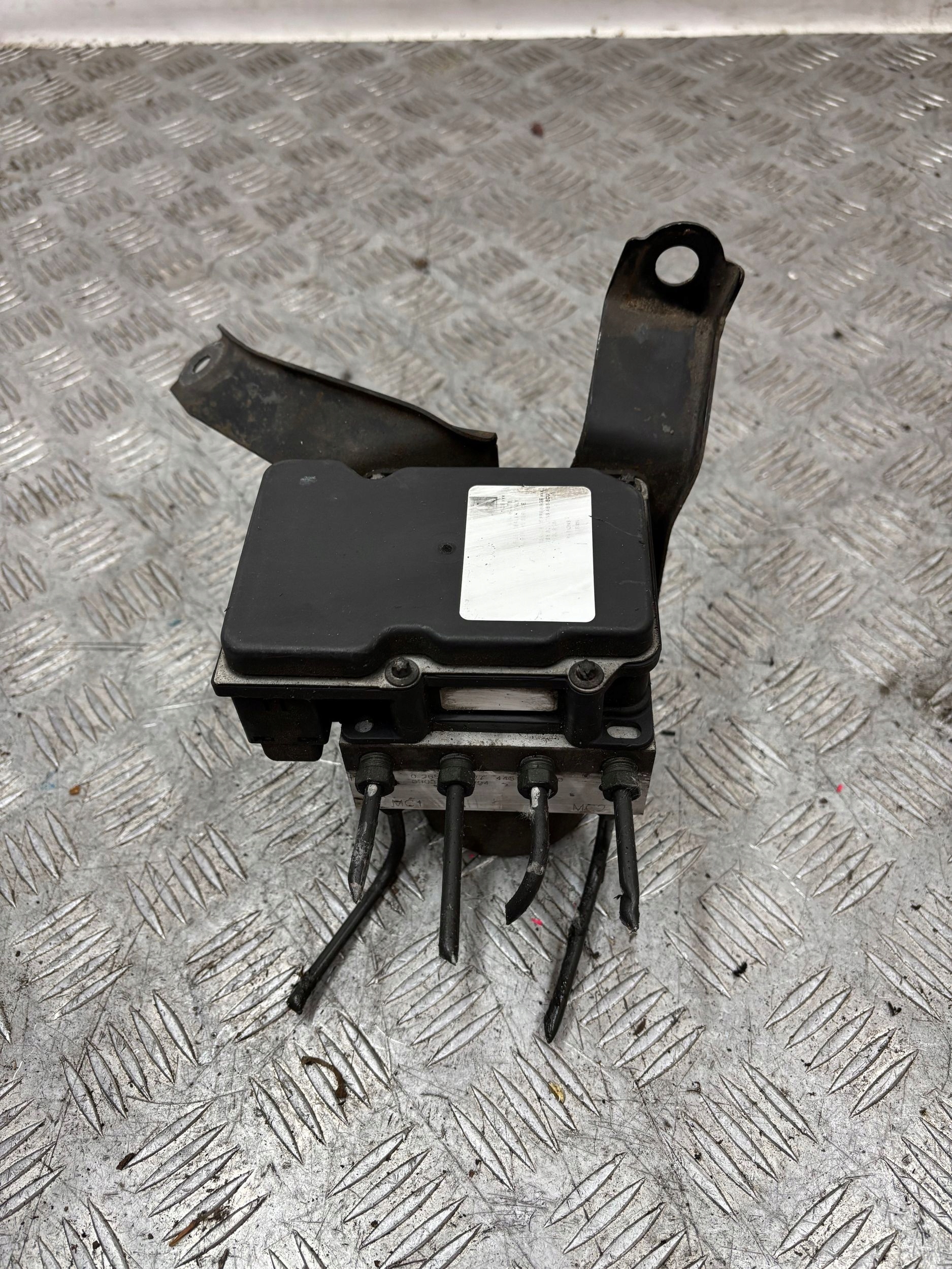 KOCKA ABS 0265231327 TOYOTA AVENSIS T25
