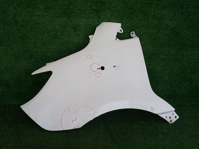 MERCEDES W907 907 W910 910 ĽAVÝ PREDNÝ BLATNÍK