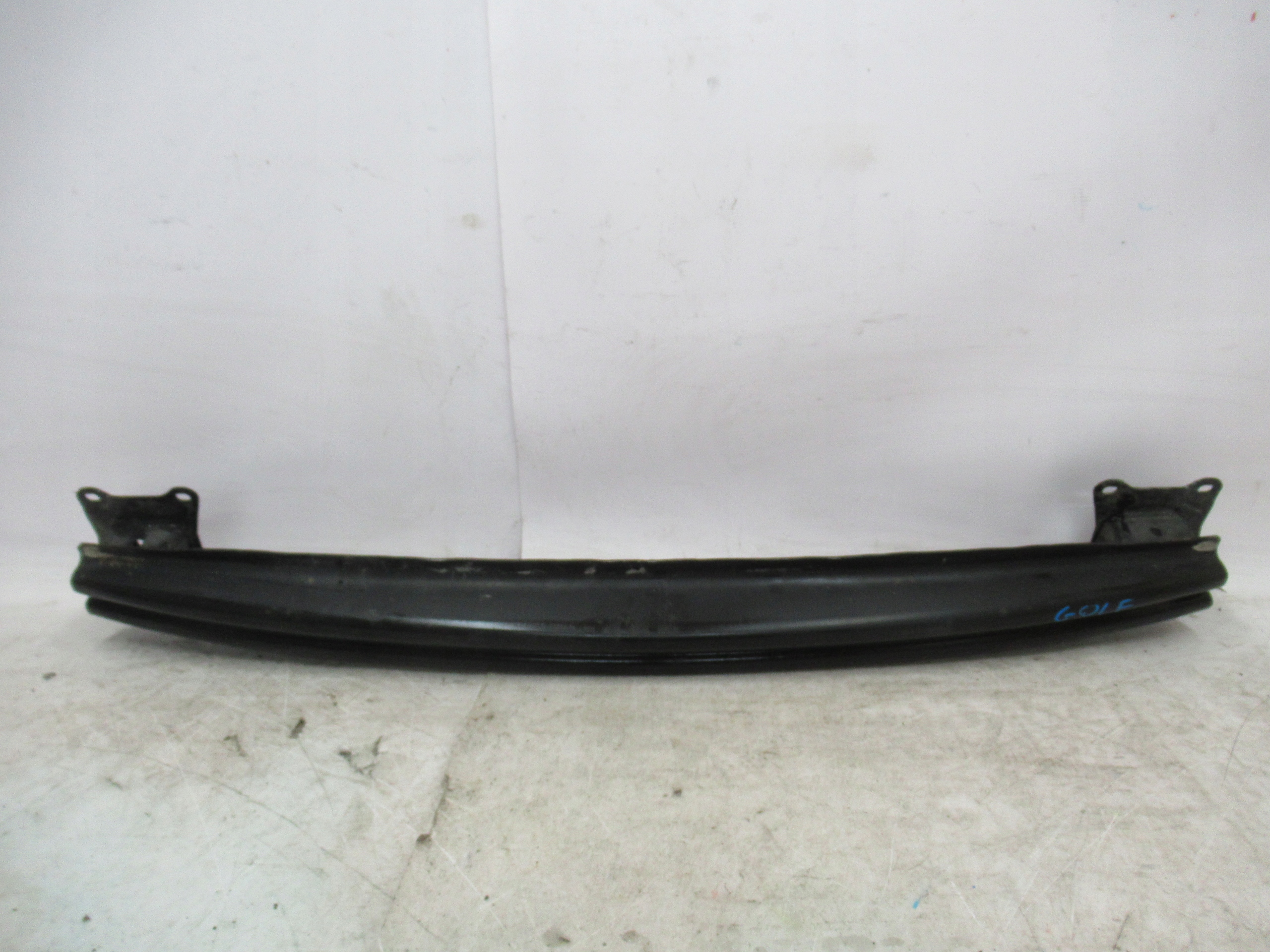 VÝSTUHA ZADNÉHO NÁRAZNÍKA VW GOLF V 5 HB