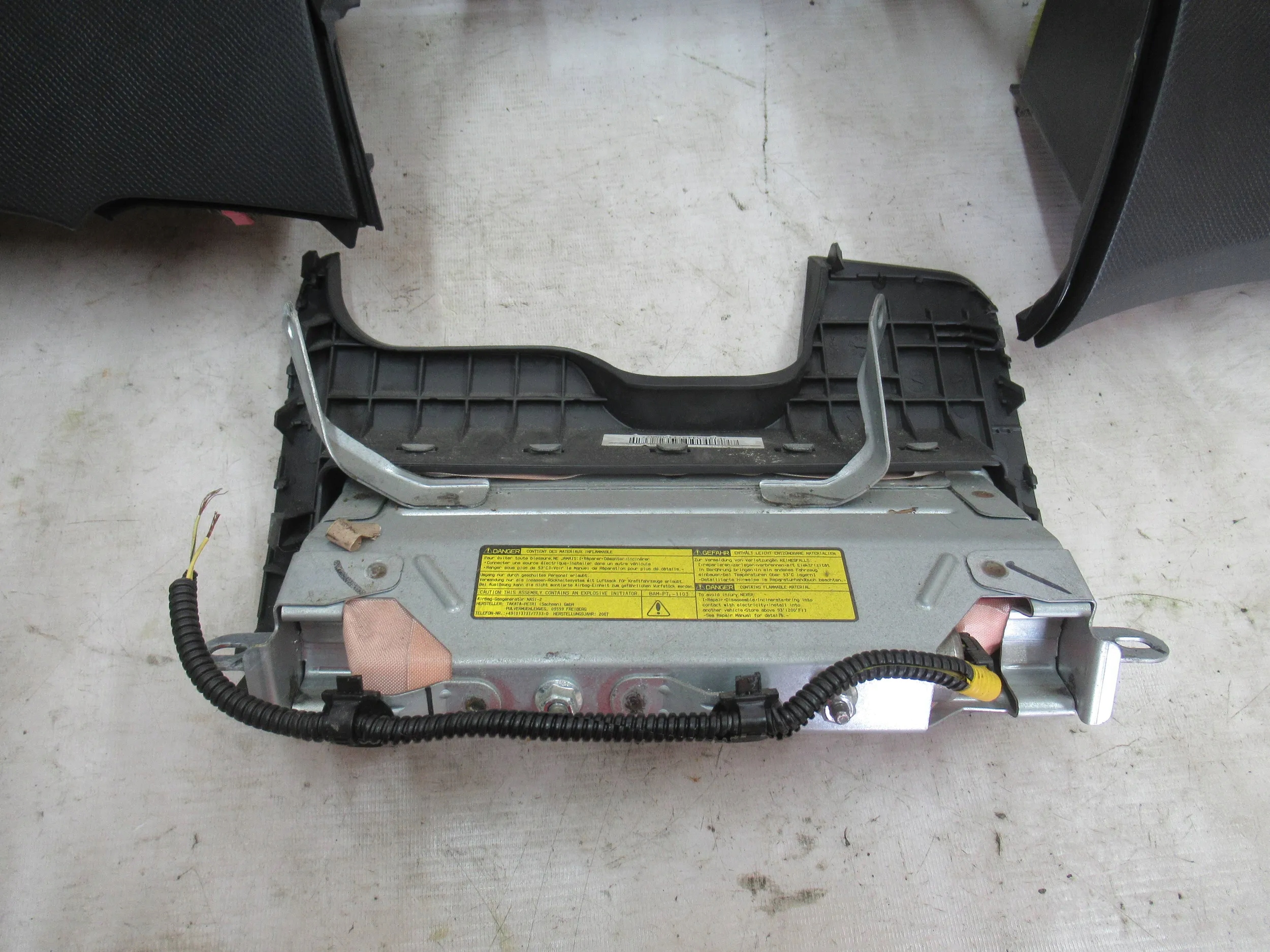 PRÍSTROJOVÁ DOSKA AIRBAG TOYOTA YARIS II 2