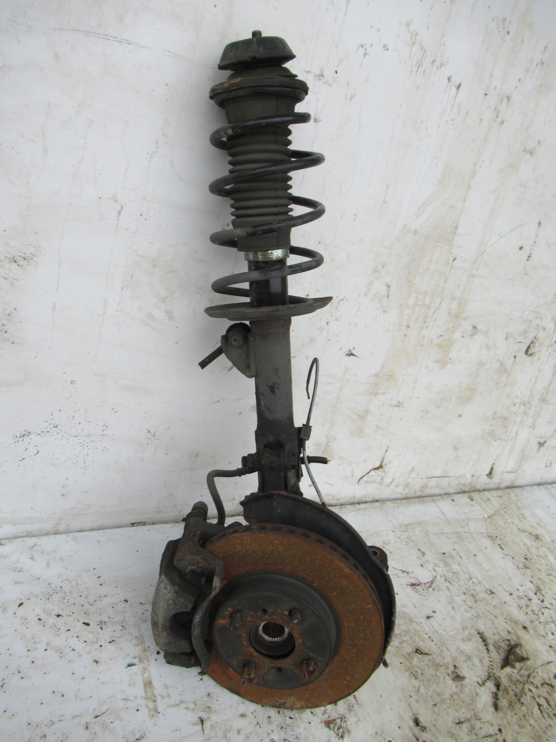 ĽAVÝ OTOČ MCPHERSON TOYOTA YARIS II 1.5 VVTI