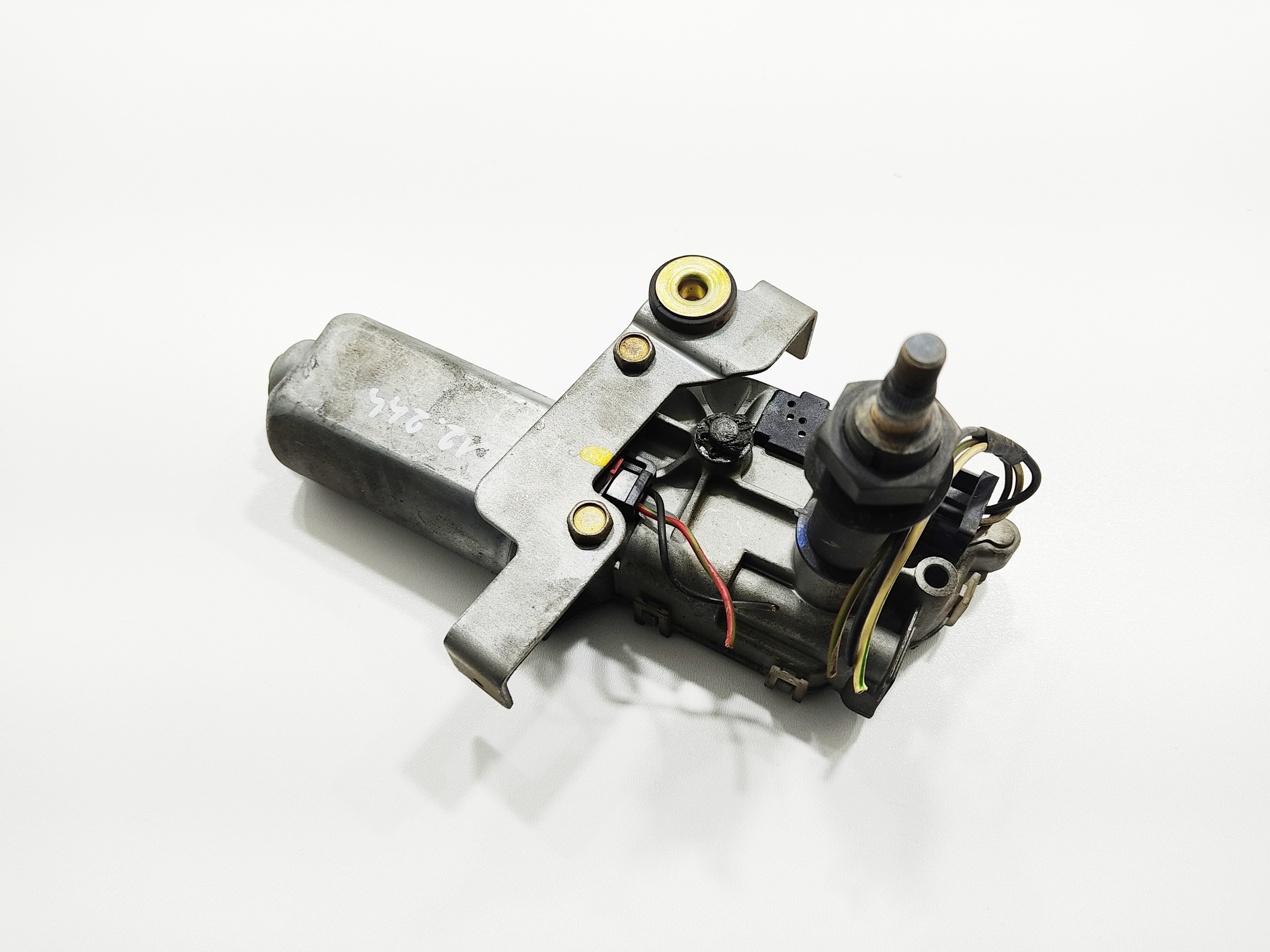ZADNY MOTORCEK STIERACOV LAND ROVER DEFENDER 22141546 AMR3676 99-14
