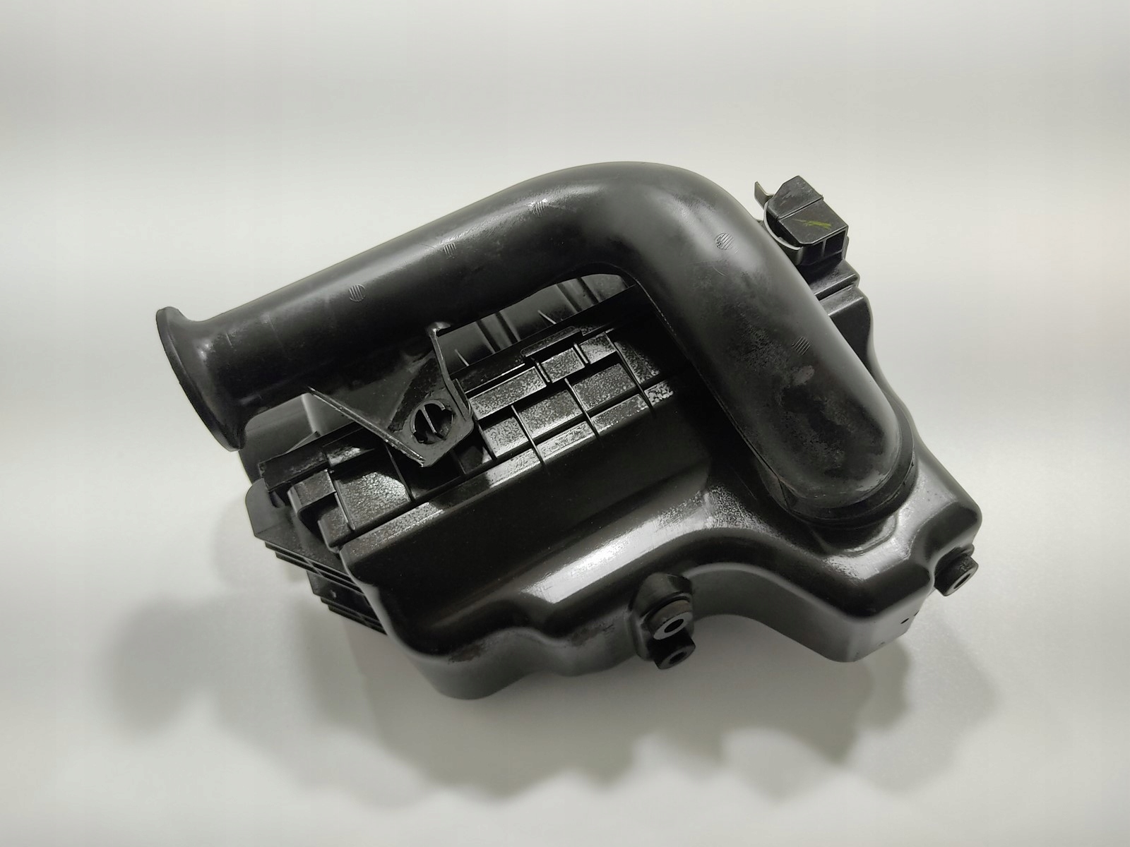 OBAL VZDUCHOVÉHO FILTERA TOYOTA YARIS II 1.4 D4D LIFT 0N05 2009-2012