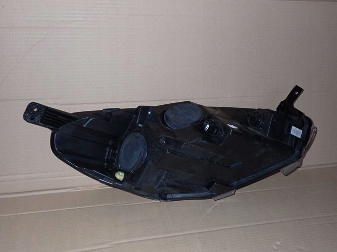 FORD FIESTA MK8 VIII 17- LAVE PREDNE SVETLO OBYČAJNÉ H1BB-13W030-AD