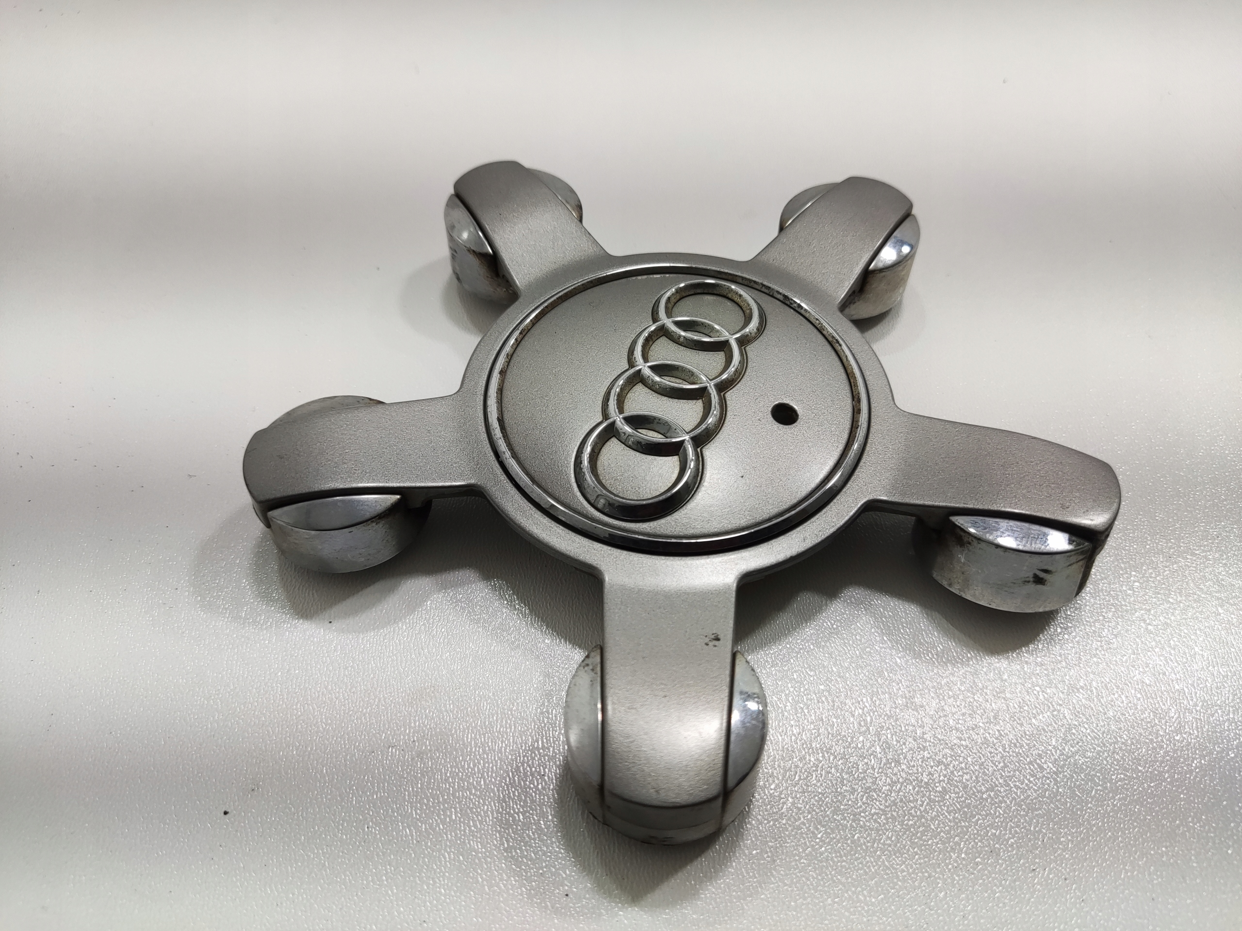 ORIGINALNY PUKLICA HLINIKOVEHO DISKU AUDI Q5 I 8R 8R0601165 2008-16