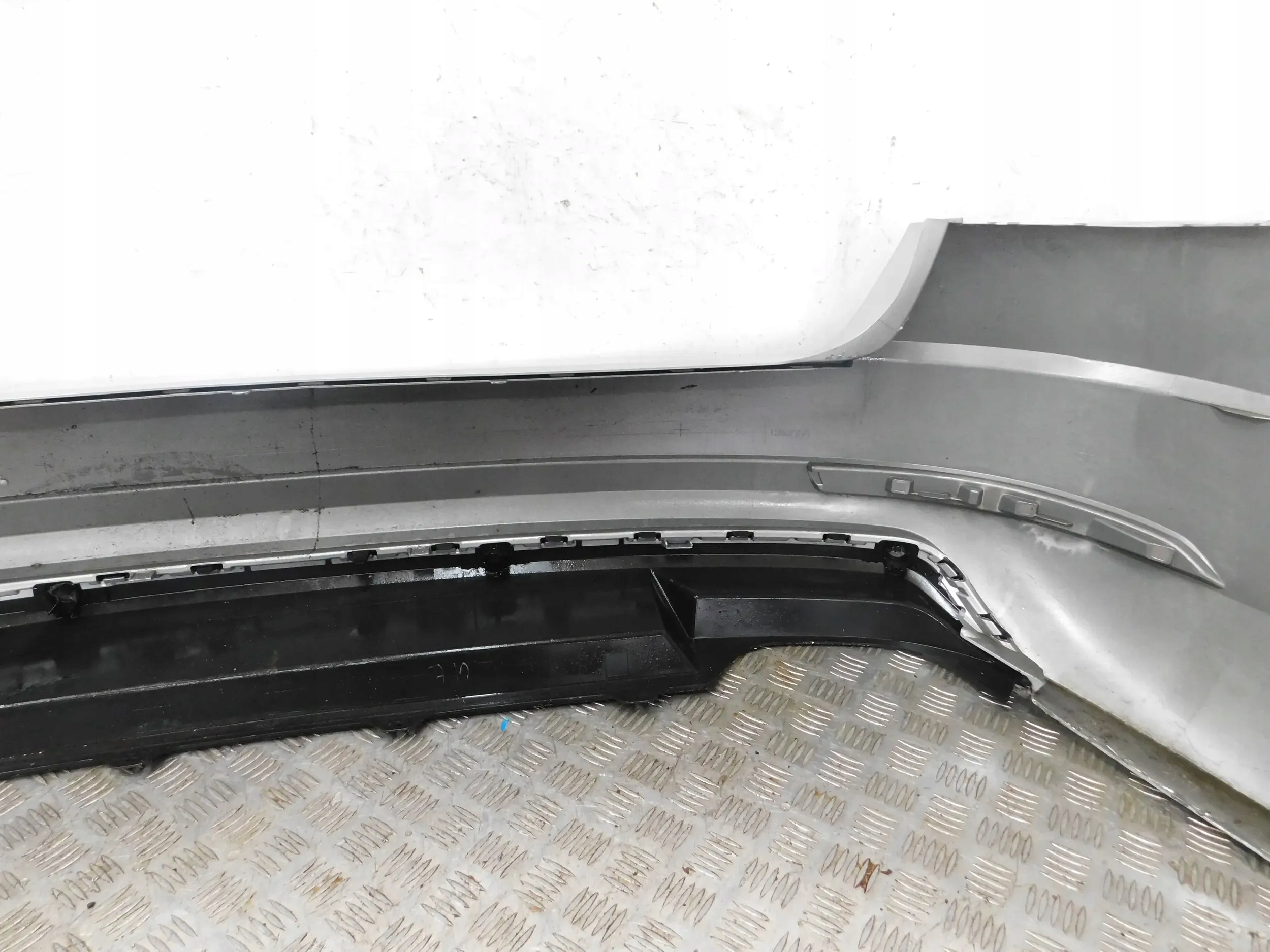 ZADNÝ NÁRAZNÍK SKODA OCTAVIA 3 III KOMBI