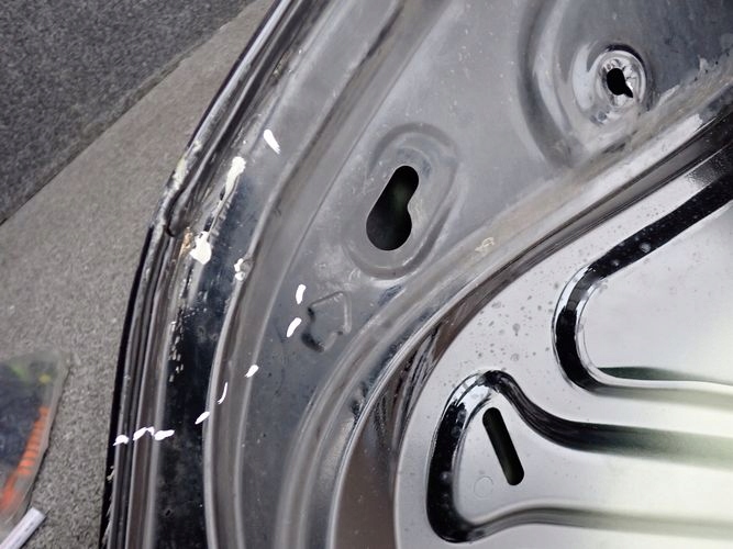 VW AMAROK PREDNÁ KAPOTA