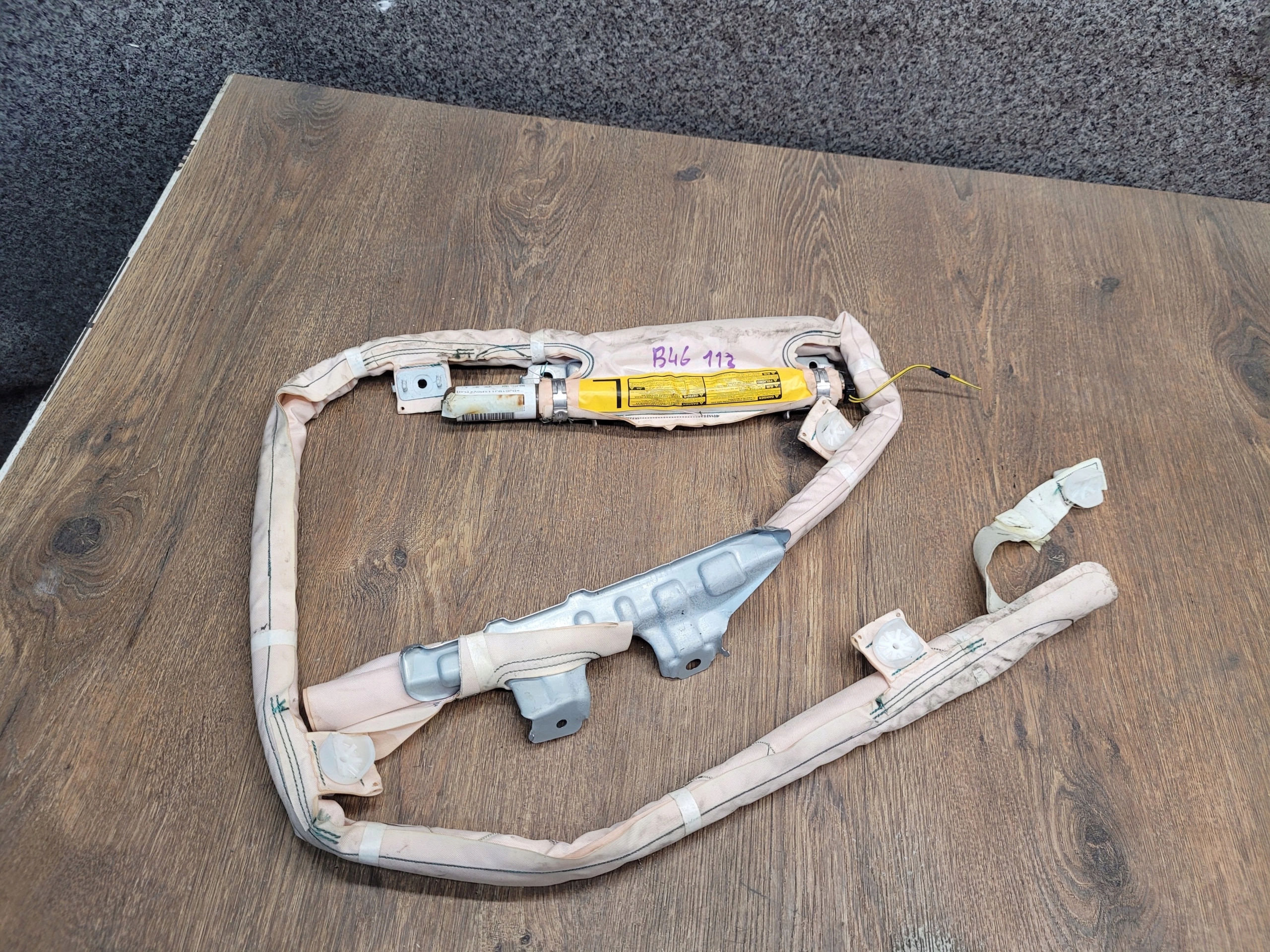 TOYOTA PRIUS III 3 LAVY STROPNY AIRBAG