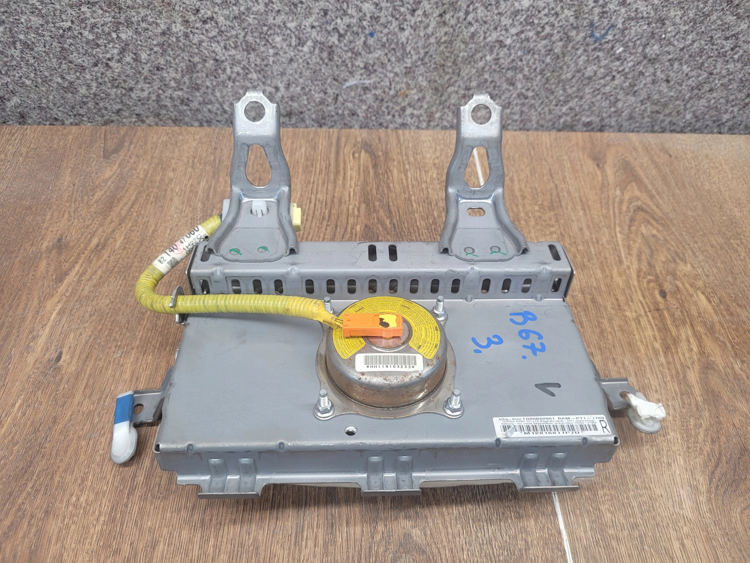 TOYOTA PRIUS III 3 AIRBAG SPOLUJAZDCA TG08B02001