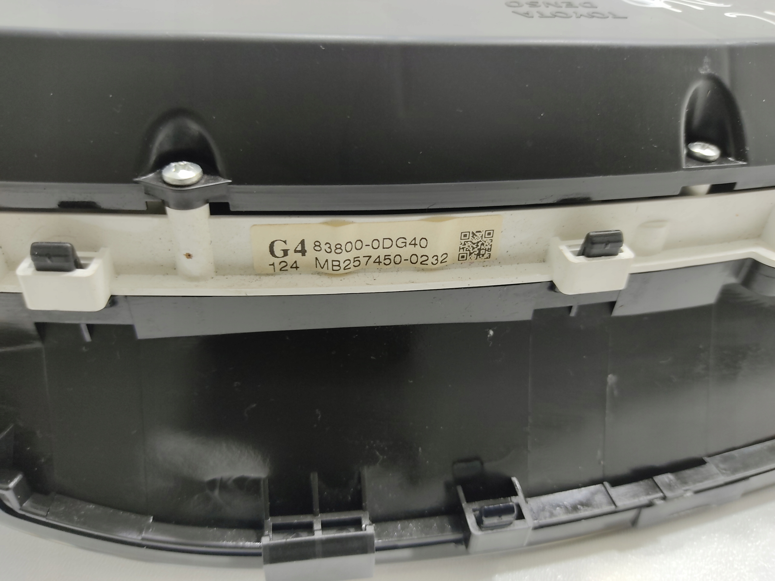 TACHOMETER BUDIKY YARIS II 1.4 D4D 83800-0DG40 EUROPA 09-12
