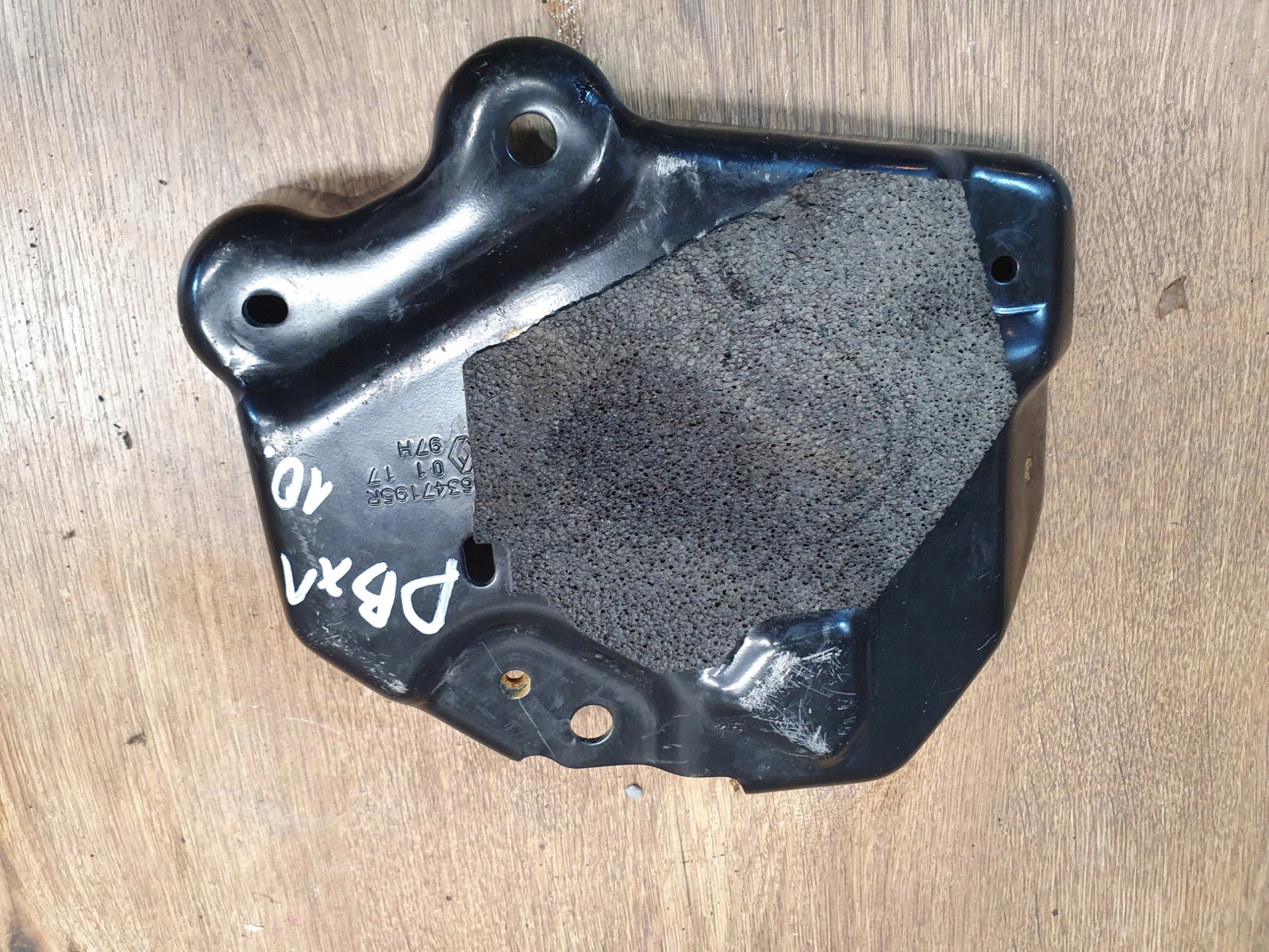 NAVARA D23 2.3 DCI KRYT VSTREKOVACIEHO ČERPADLA