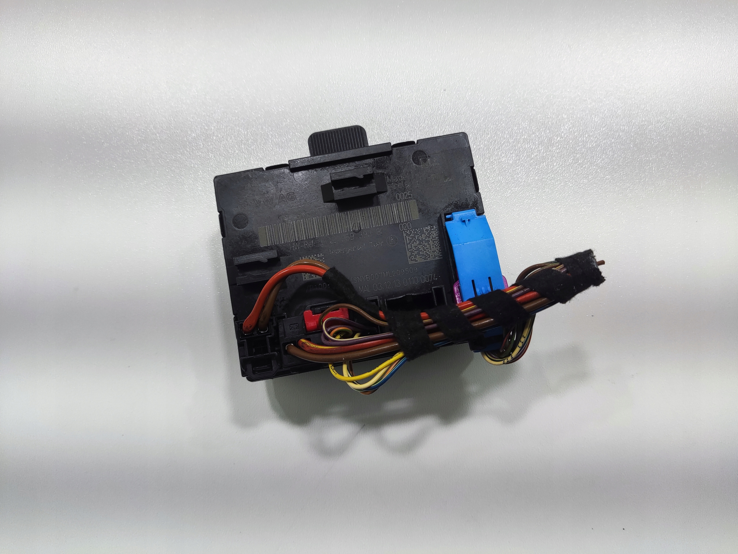 MODUL ĽAVÝCH PREDNÝCH DVERÍ VOLKSWAGEN GOLF VII 5Q0959393B 12-