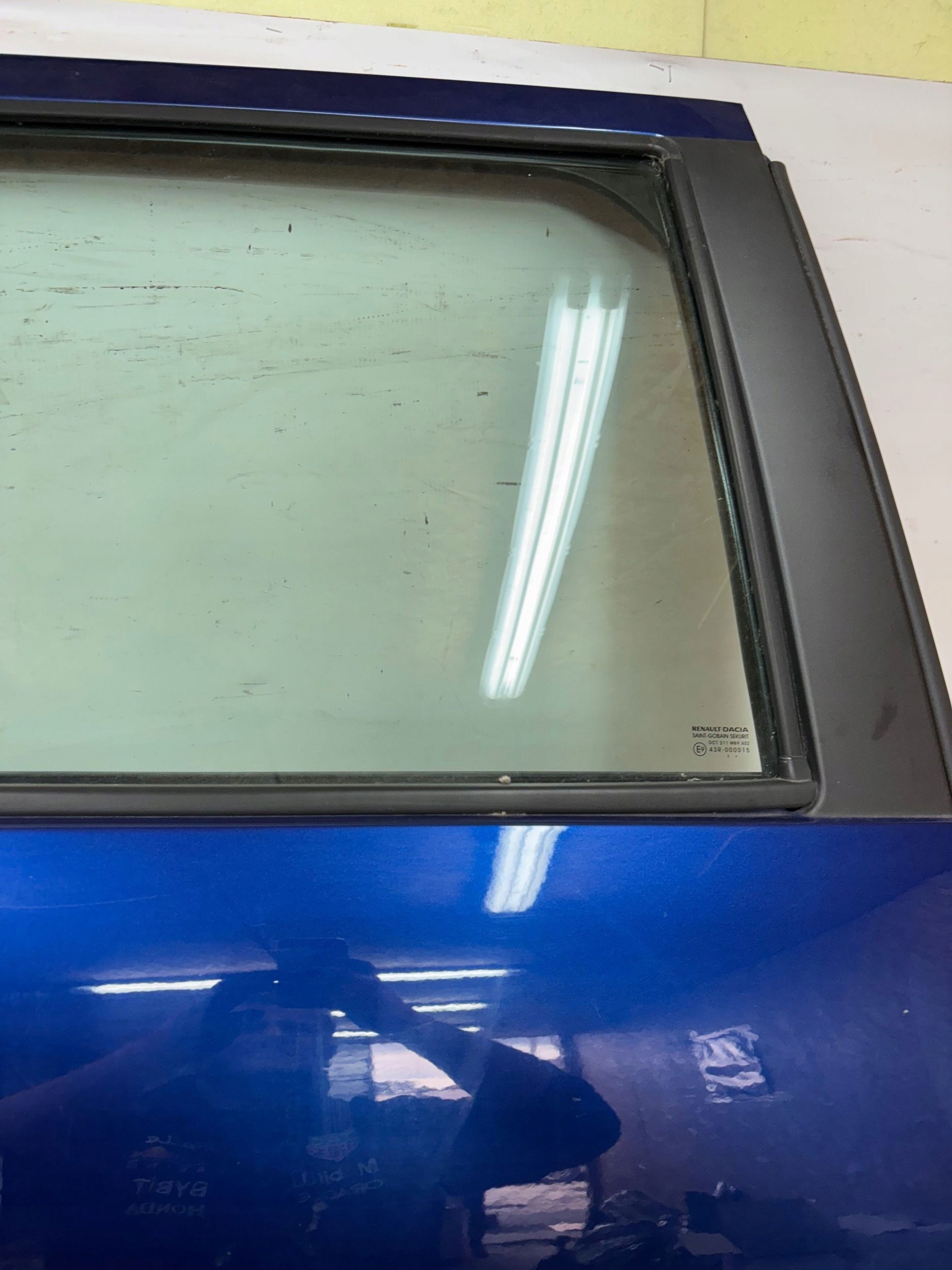 PRAVE ZADNE DVERE DACIA LODGY