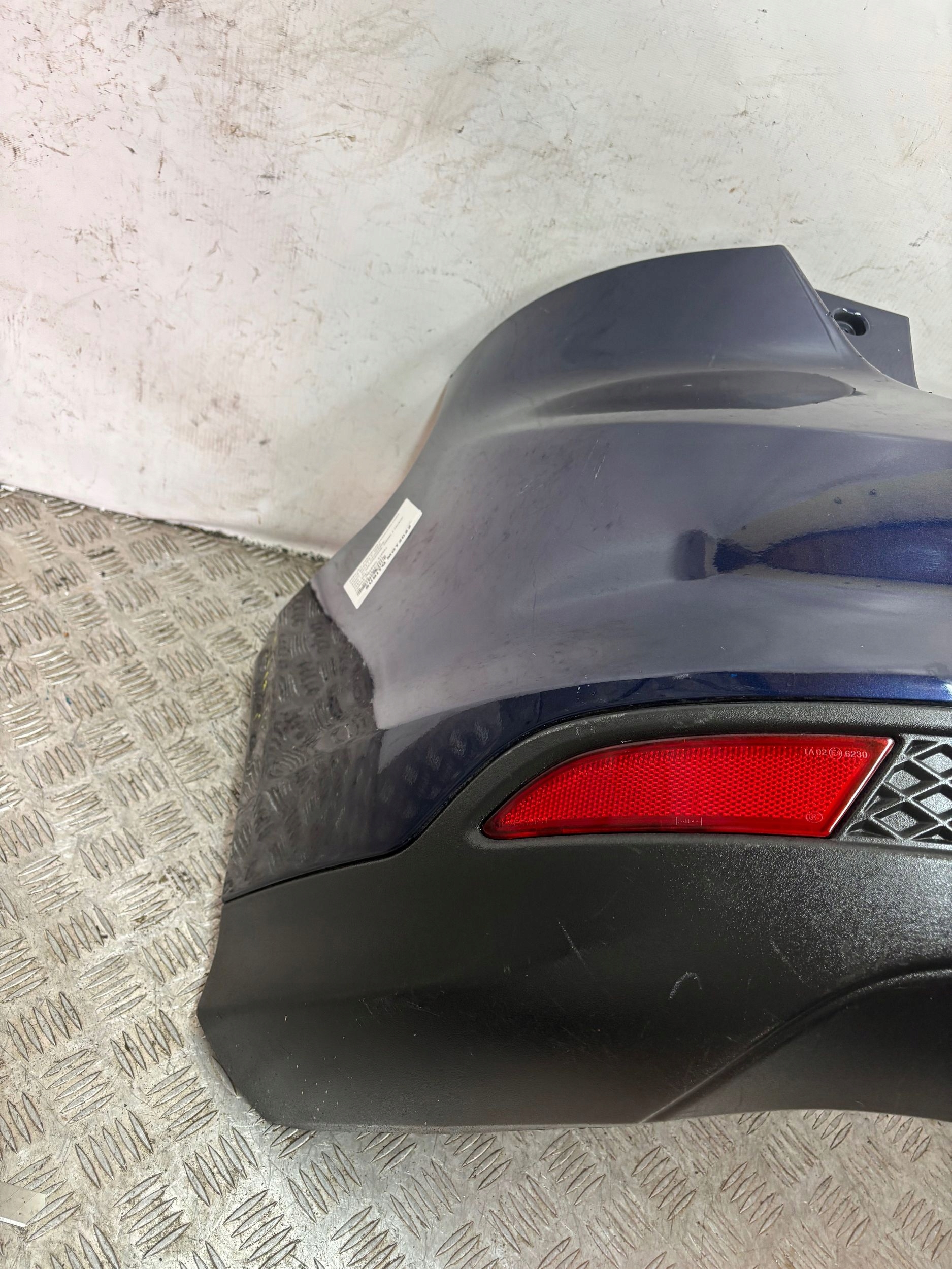 ZADNÝ NÁRAZNÍK FORD FOCUS 3 III HB 10-