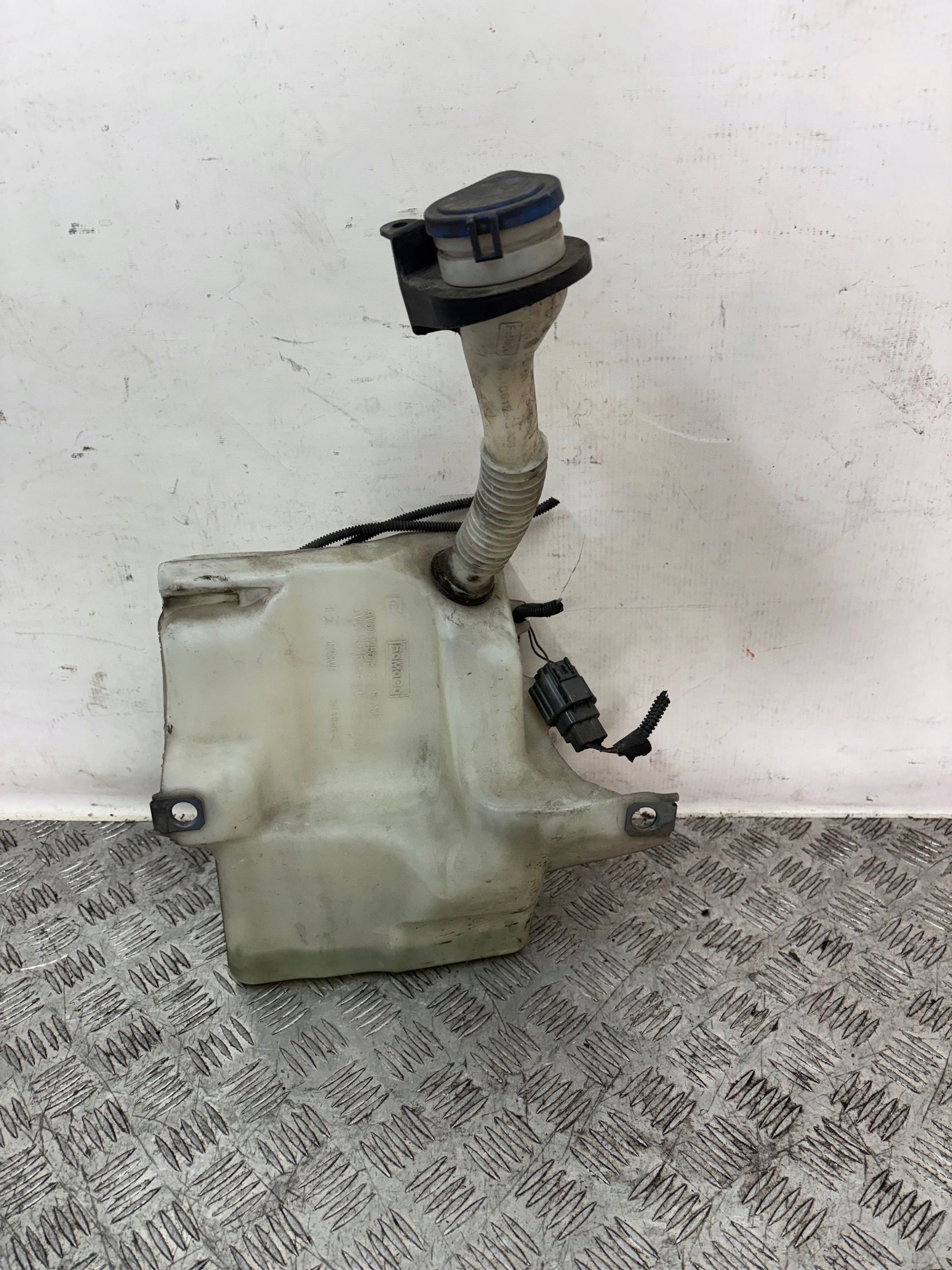 NÁDOBKA OSTREKOVAČOV FORD C-MAX MK2 10-